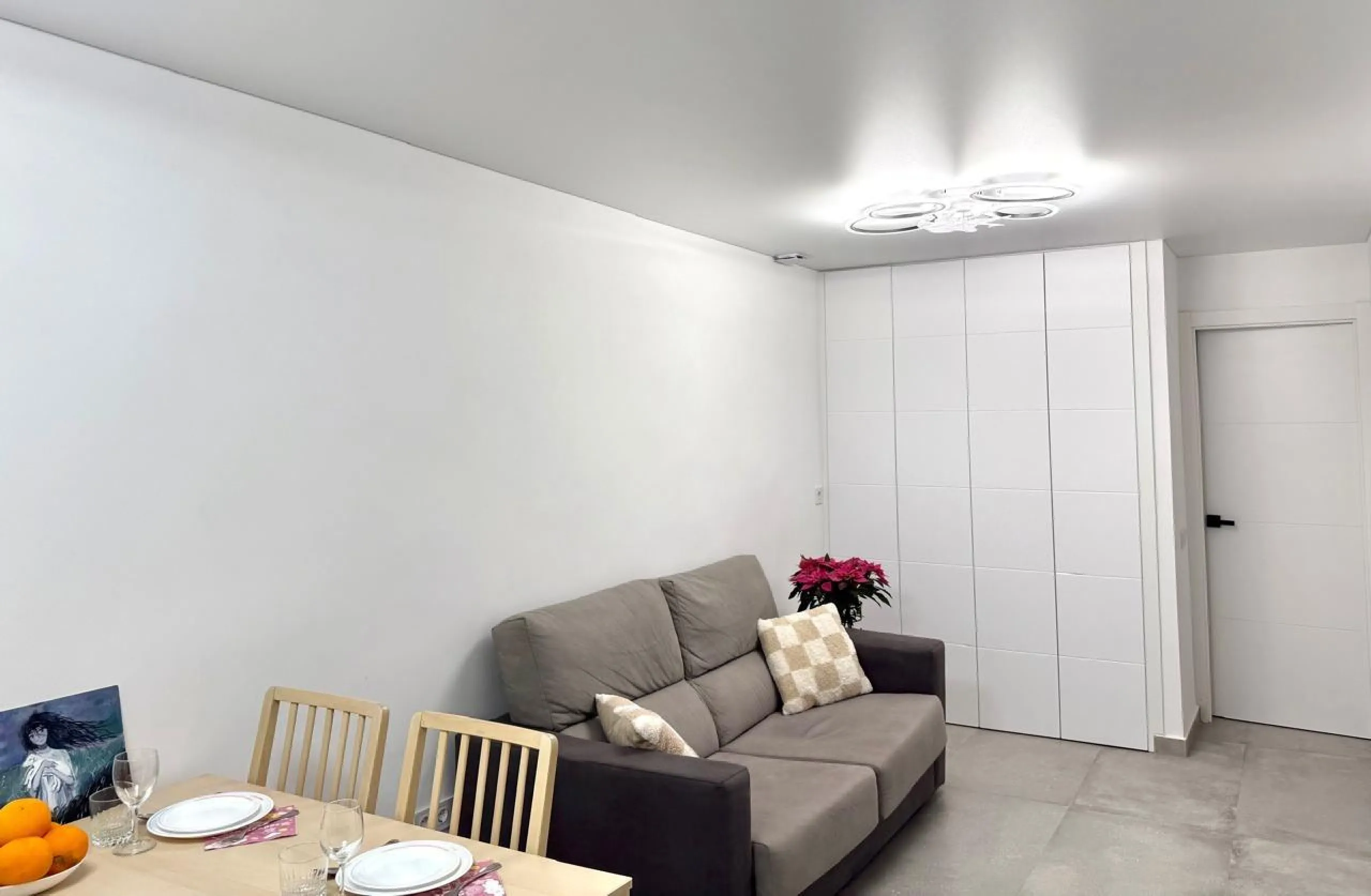 Modern bungalow in the Aguas Nuevas area with garden and terrace