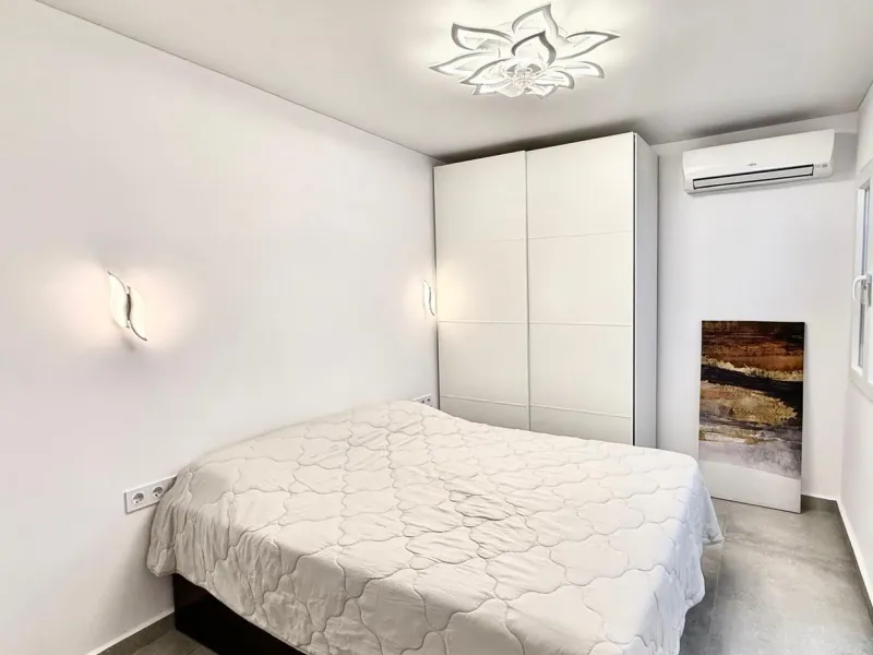 Modern bungalow in the Aguas Nuevas area with garden and terrace