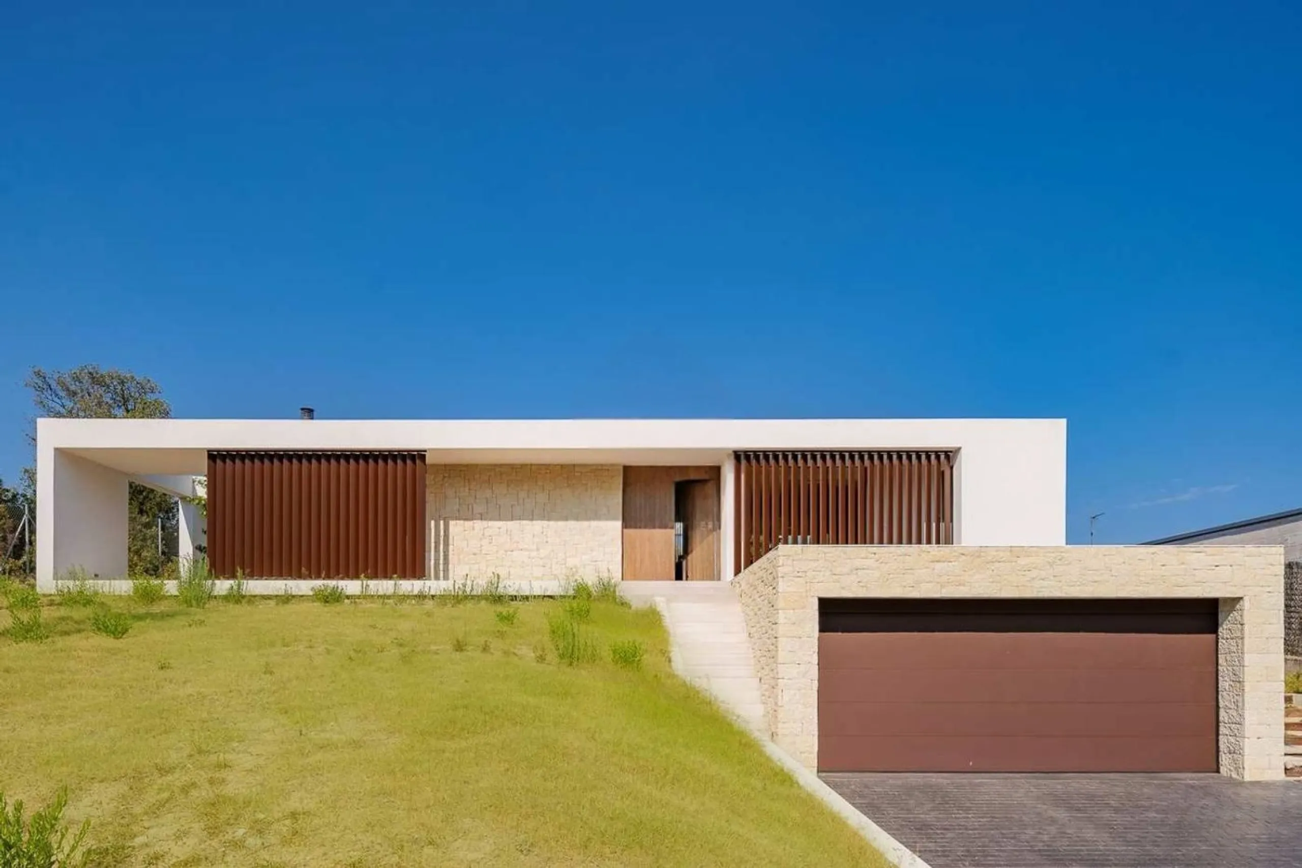 Contemporary Villa with Golf Course and Mountain Views in La Roca del Valles, Barcelona