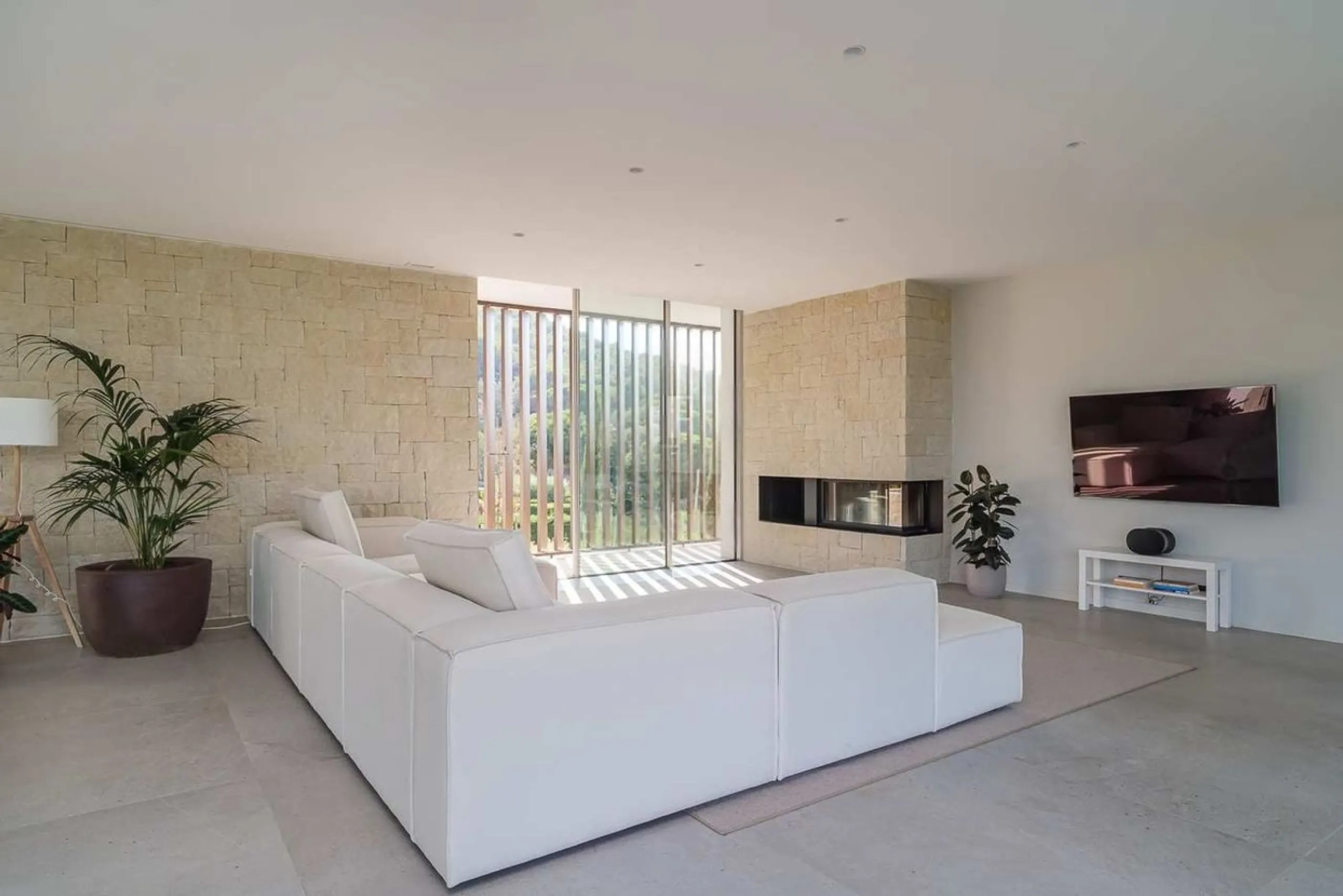 Contemporary Villa with Golf Course and Mountain Views in La Roca del Valles, Barcelona