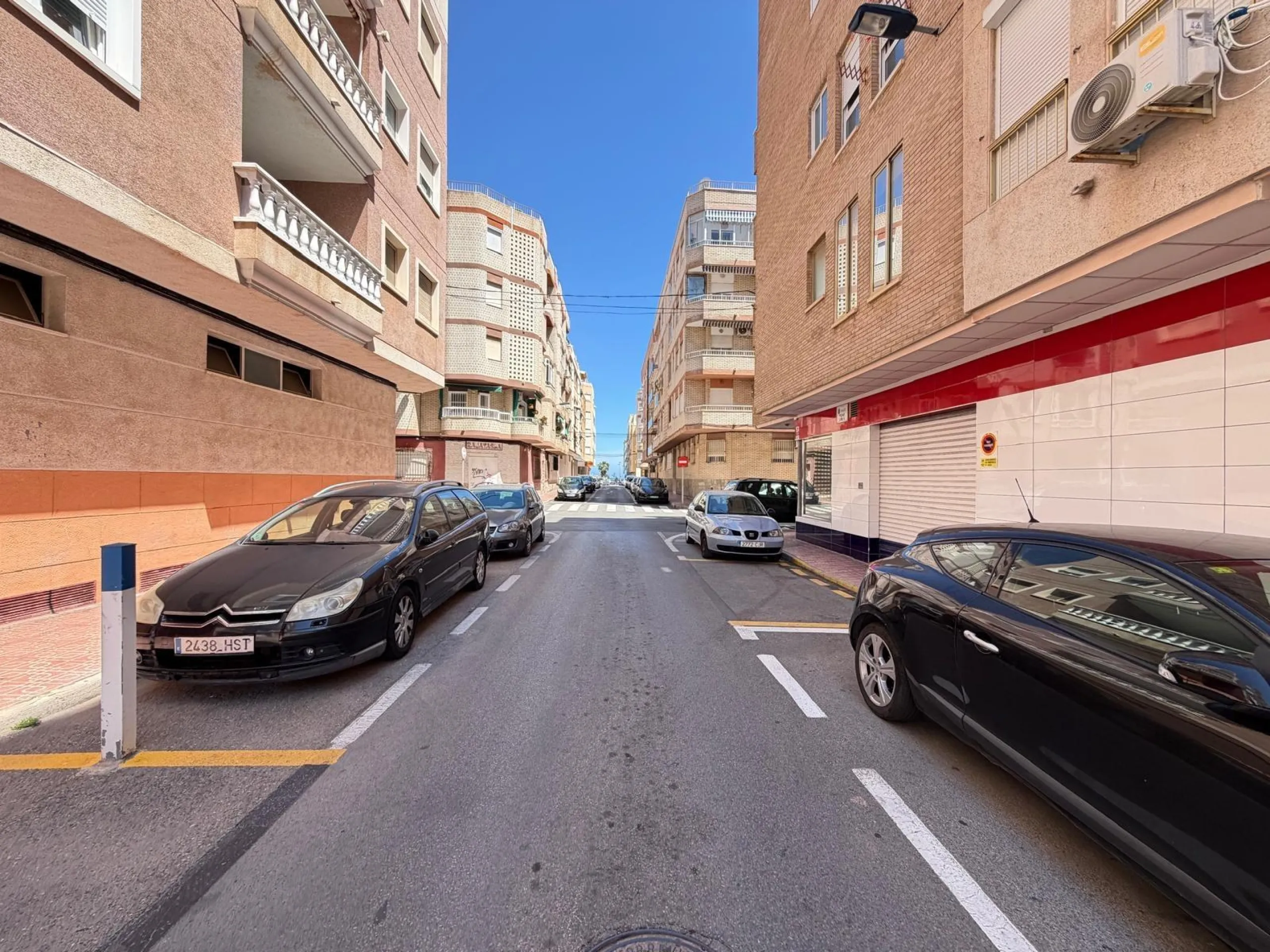 AMPLIO ESTUDIO CON VISTAS AL MAR LATERAL. A 150 METROS DE PLAYA DEL CURA CON TERRAZA ACRISTALADA Y SUPERFICIE DE 32 M2.