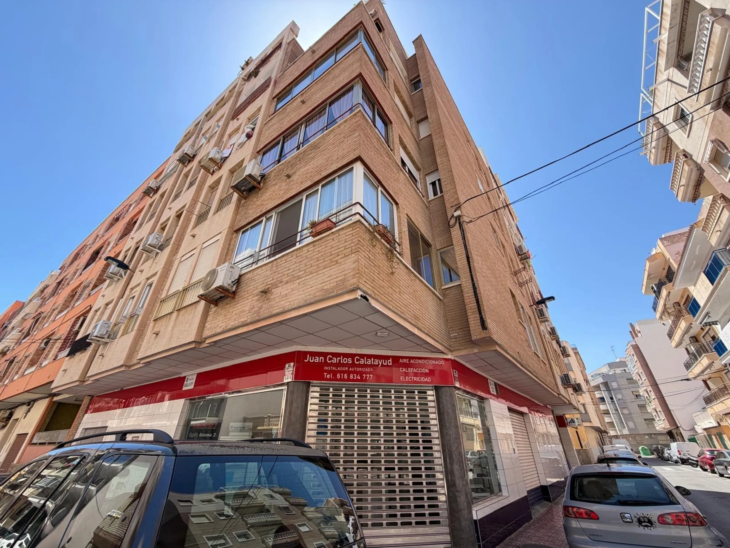AMPLIO ESTUDIO CON VISTAS AL MAR LATERAL. A 150 METROS DE PLAYA DEL CURA CON TERRAZA ACRISTALADA Y SUPERFICIE DE 32 M2.