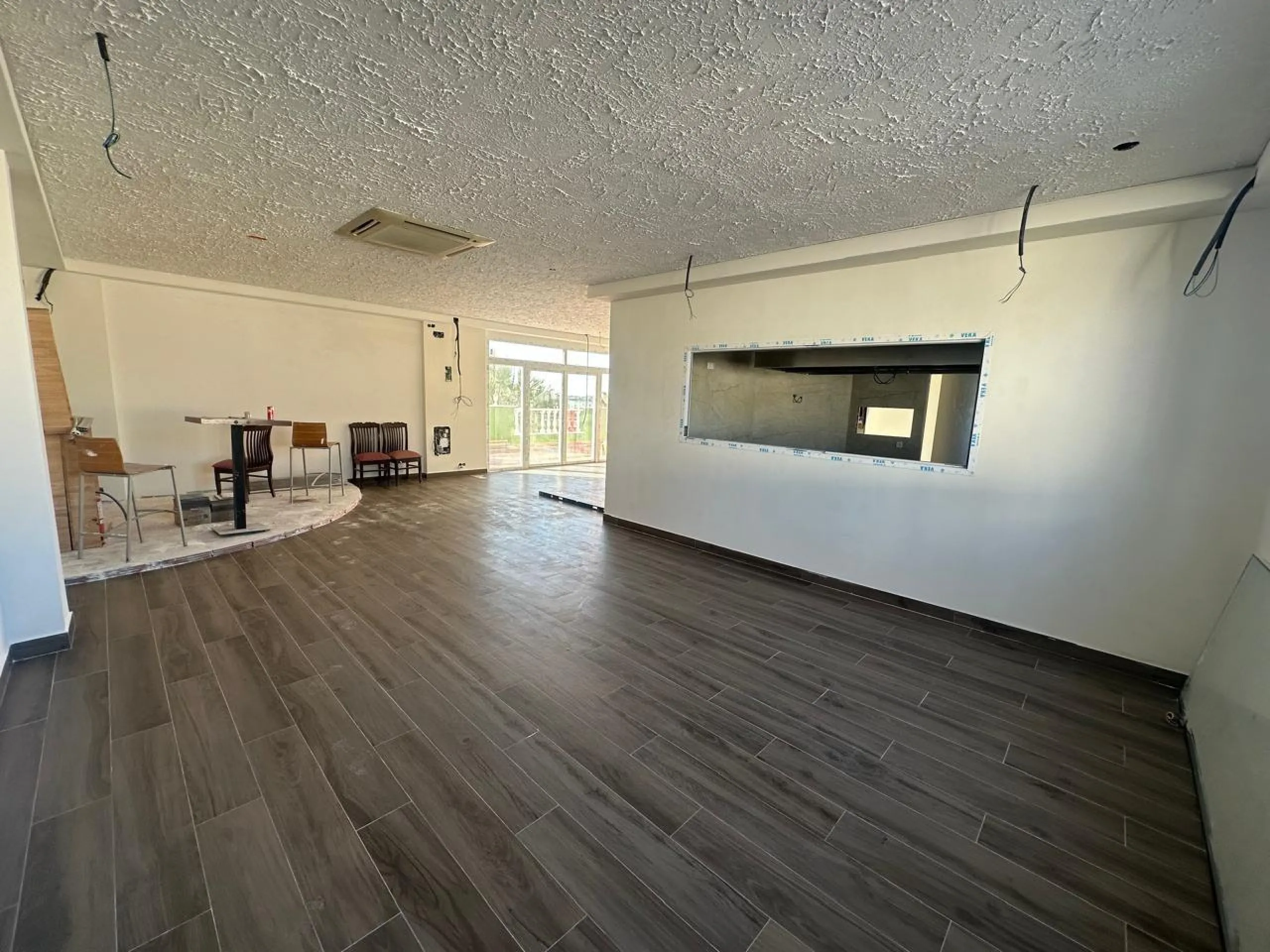 SPACIOUS TWO-FLOOR COMMERCIAL PROPERTY IN ORIHUELA COSTA