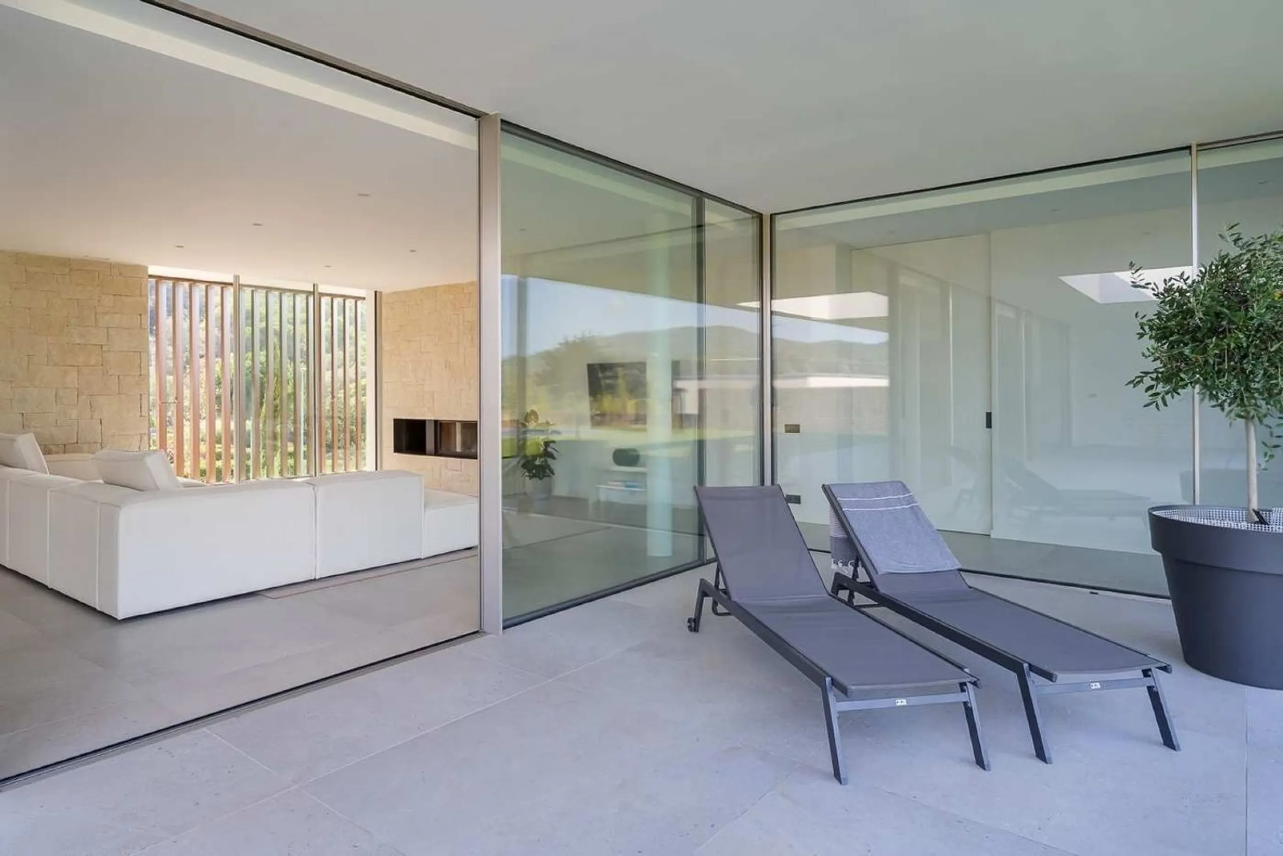 Contemporary Villa with Golf Course and Mountain Views in La Roca del Valles, Barcelona