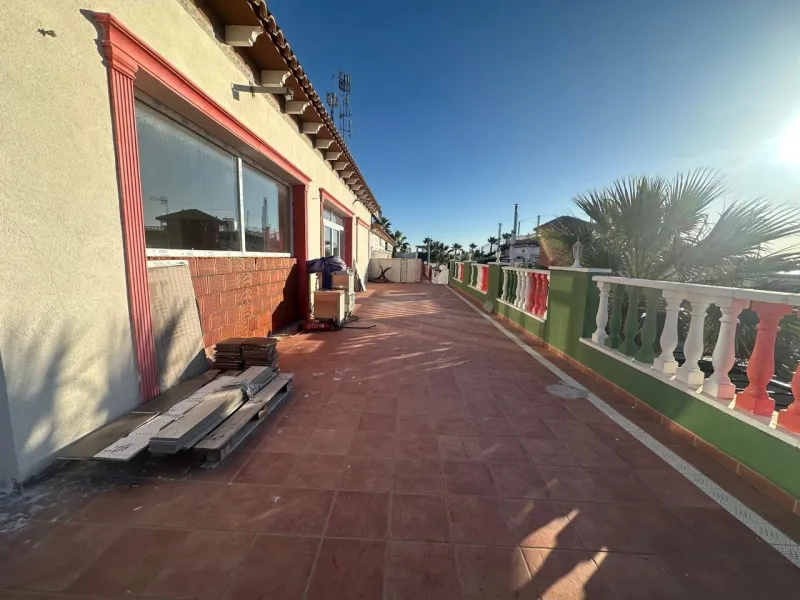 SPACIOUS TWO-FLOOR COMMERCIAL PROPERTY IN ORIHUELA COSTA