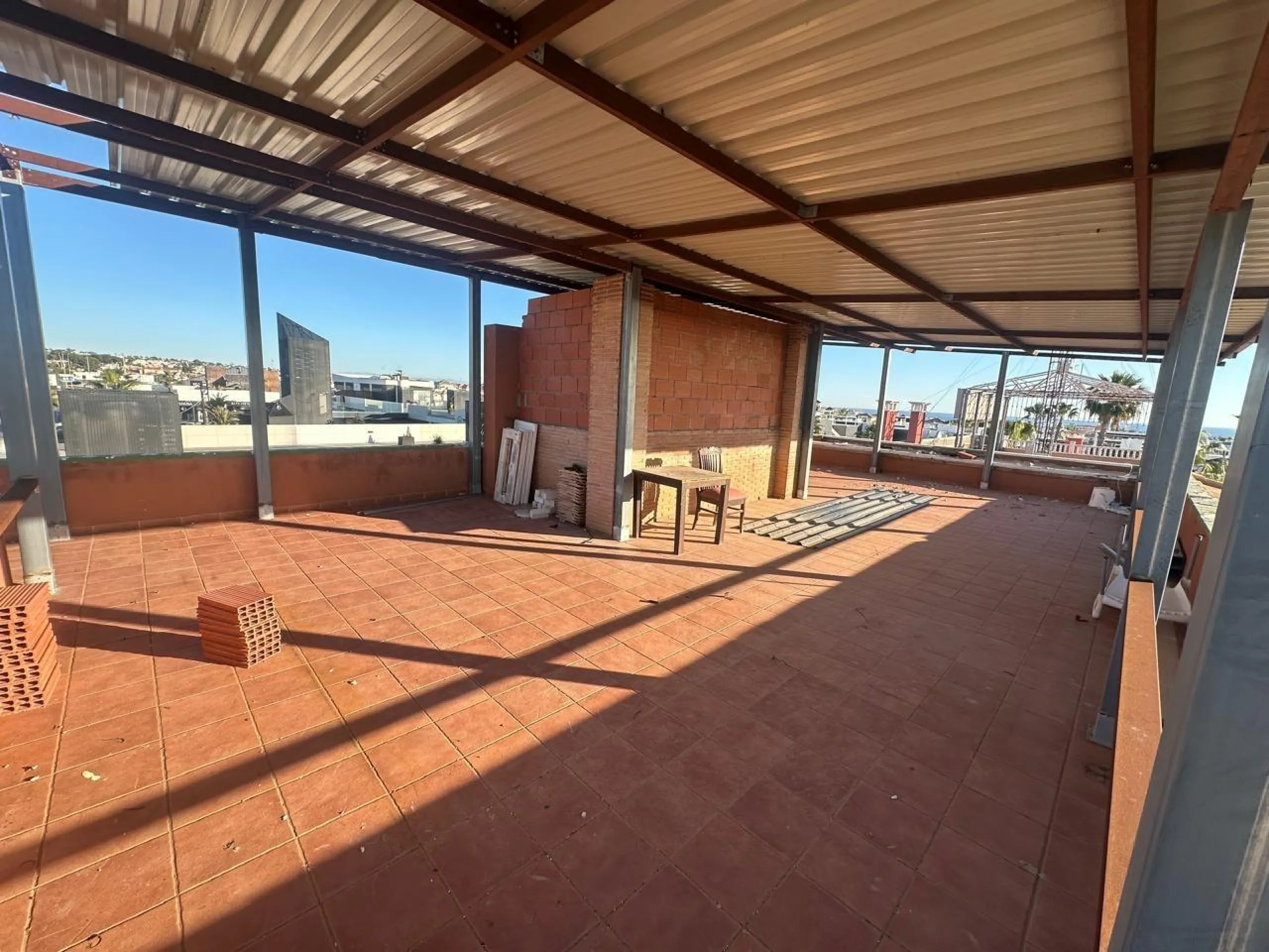 SPACIOUS TWO-FLOOR COMMERCIAL PROPERTY IN ORIHUELA COSTA