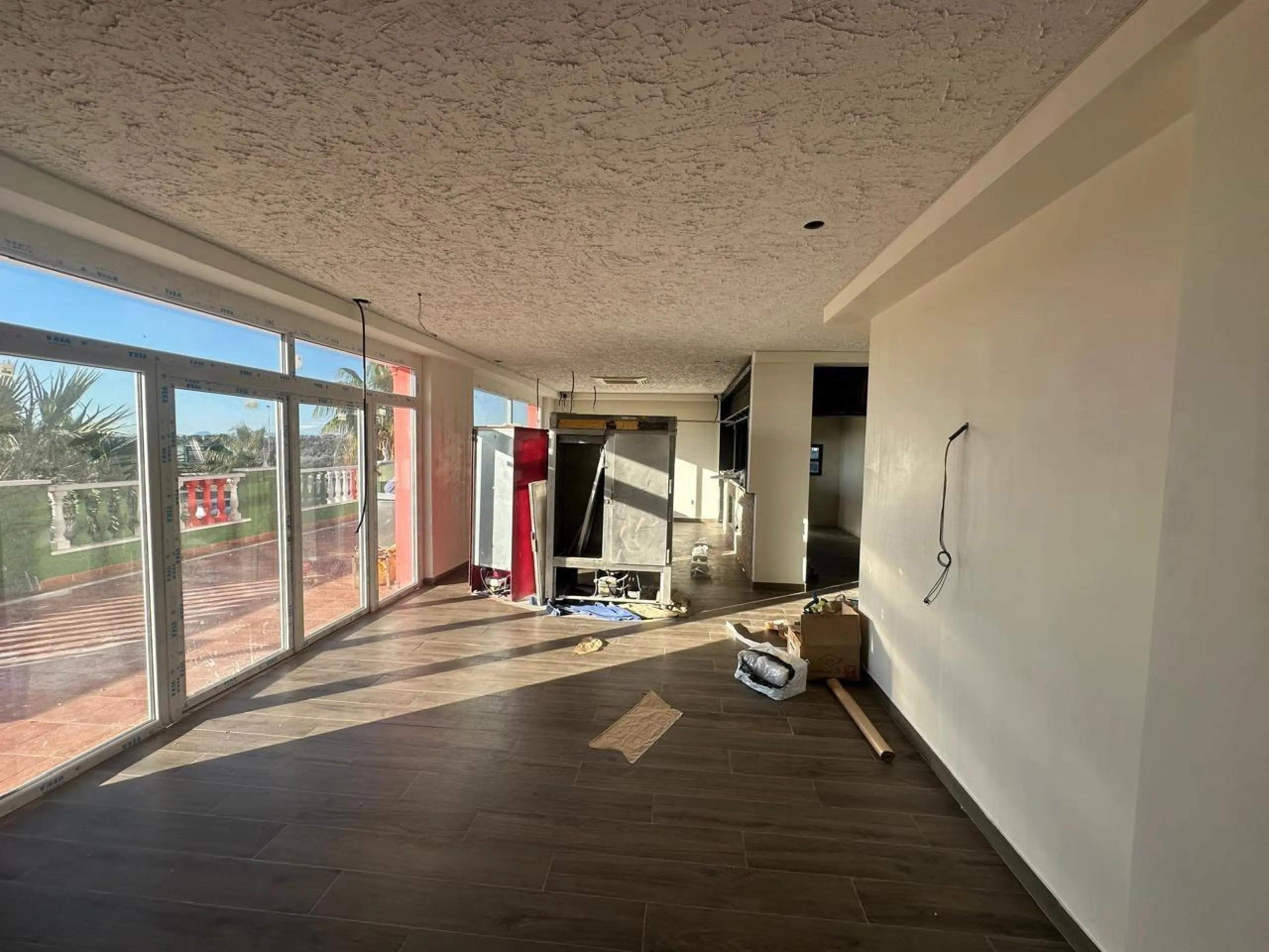 SPACIOUS TWO-FLOOR COMMERCIAL PROPERTY IN ORIHUELA COSTA