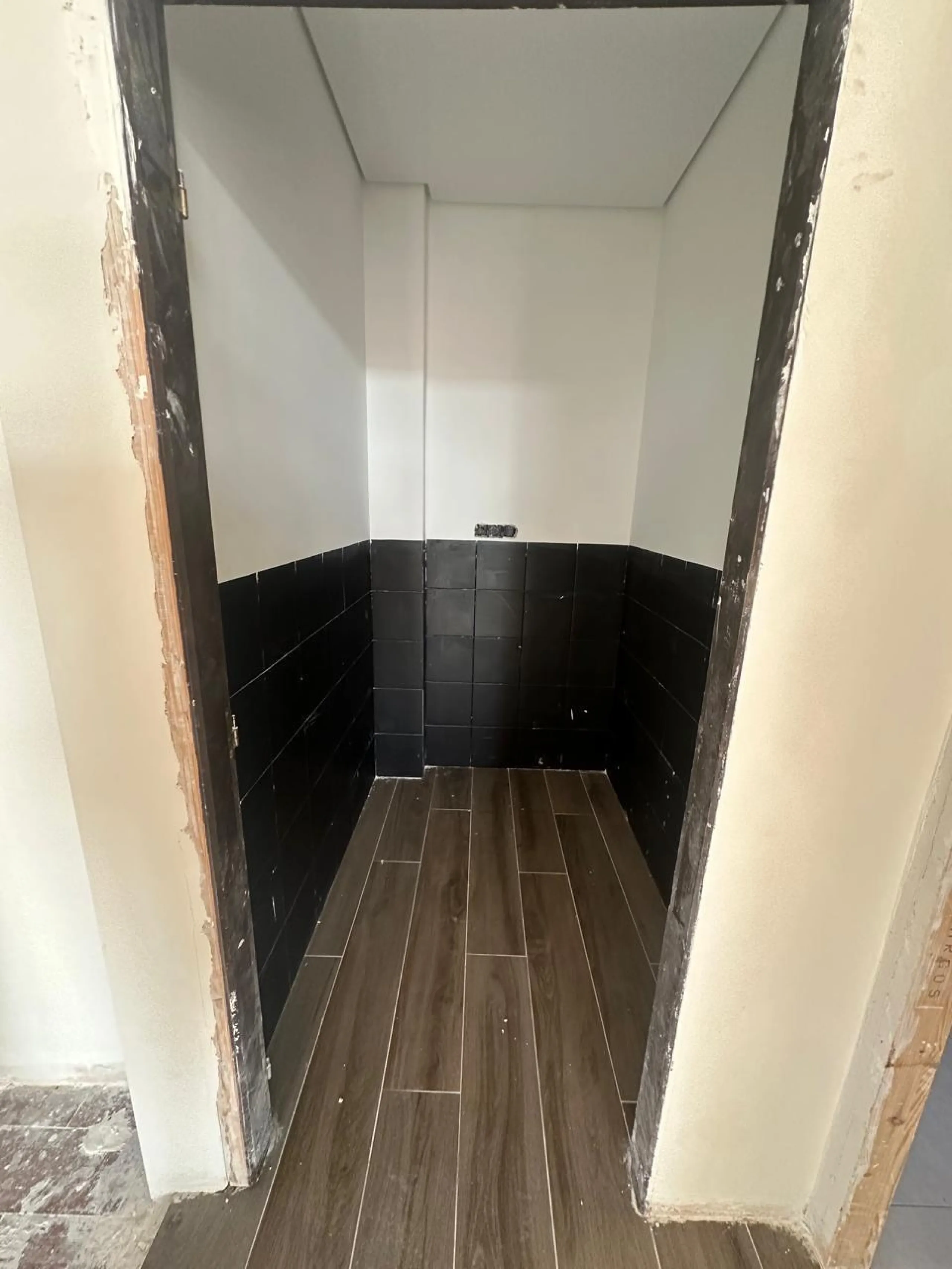 SPACIOUS TWO-FLOOR COMMERCIAL PROPERTY IN ORIHUELA COSTA