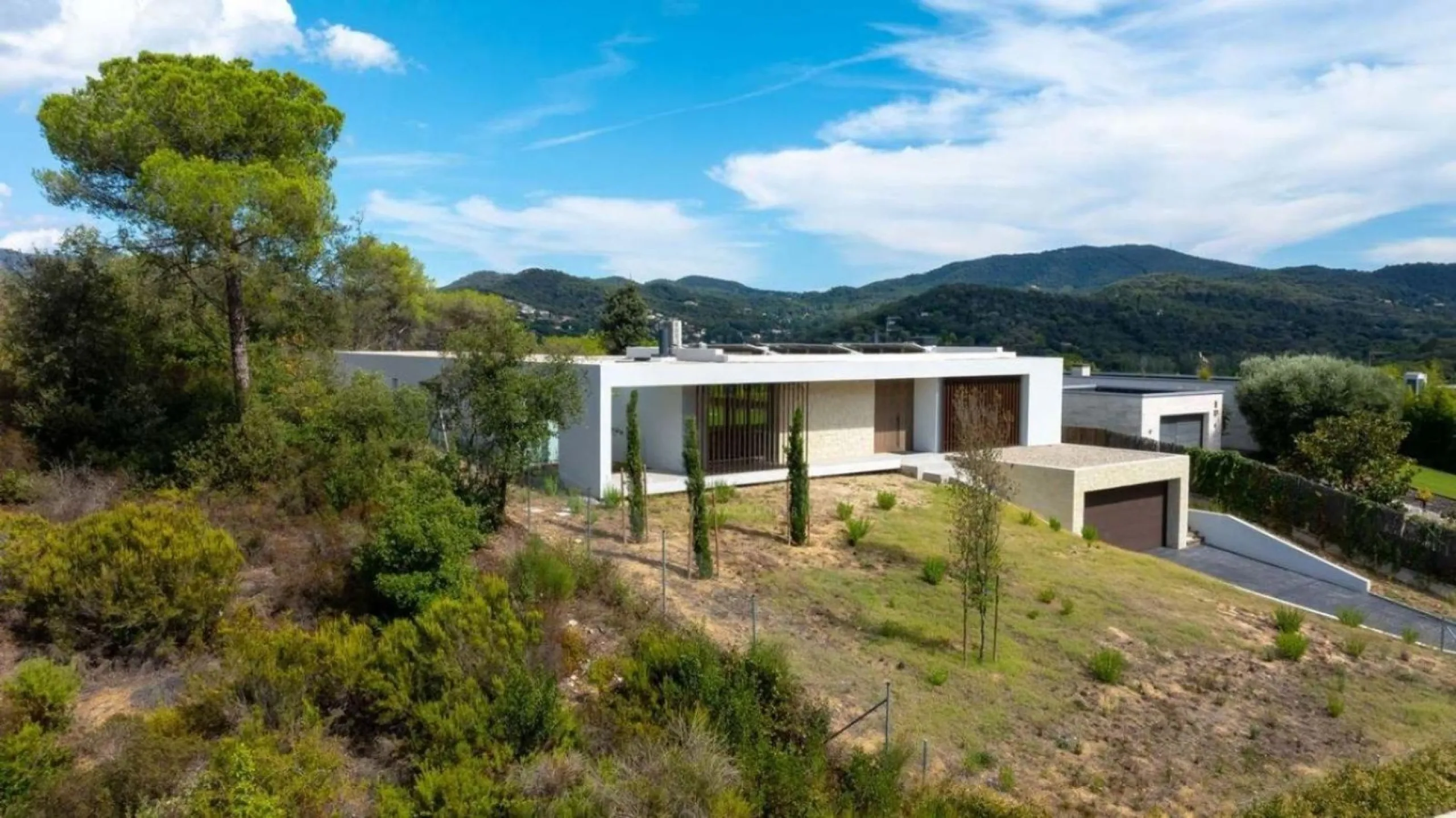 Contemporary Villa with Golf Course and Mountain Views in La Roca del Valles, Barcelona