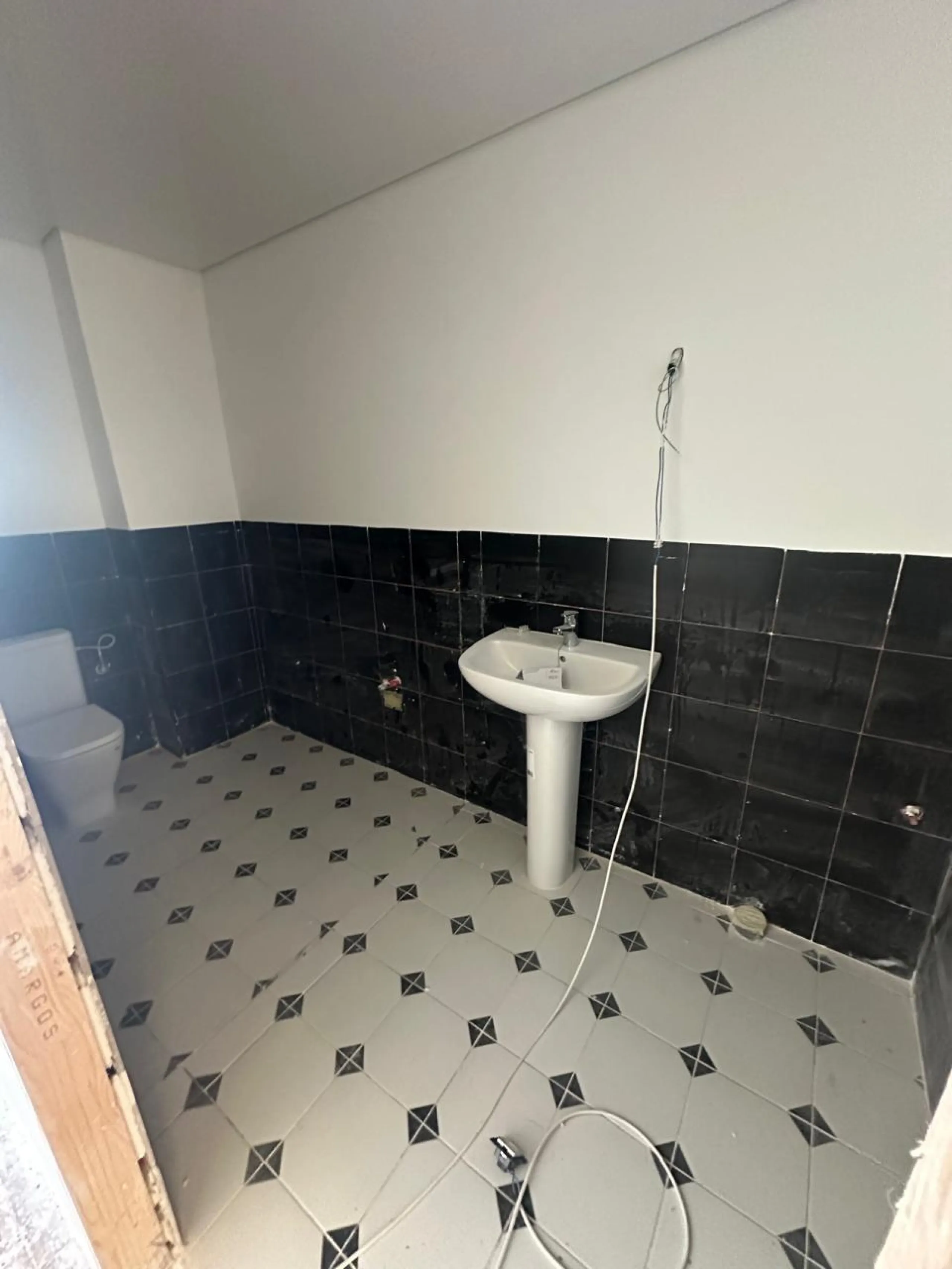 SPACIOUS TWO-FLOOR COMMERCIAL PROPERTY IN ORIHUELA COSTA