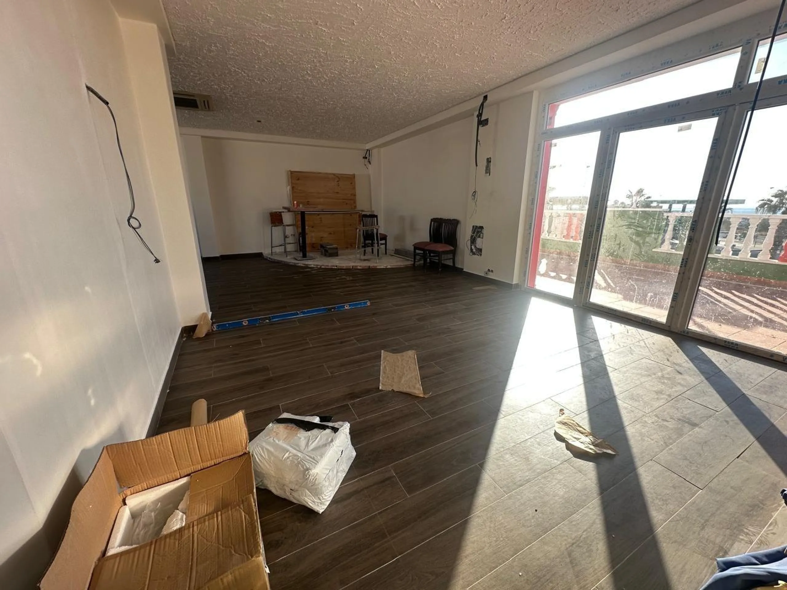 SPACIOUS TWO-FLOOR COMMERCIAL PROPERTY IN ORIHUELA COSTA