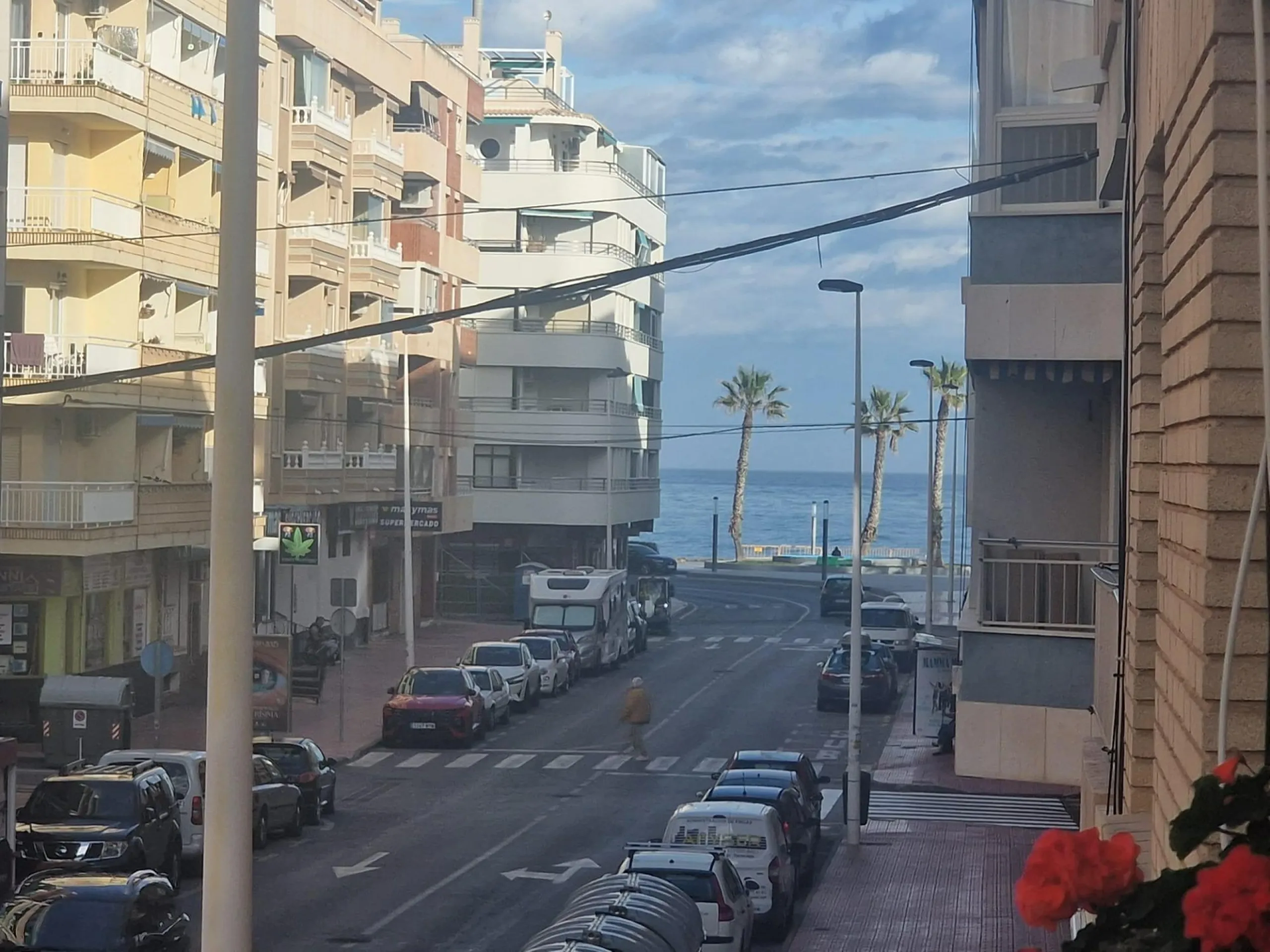 MODERN APARTMENT 3 BEDS BEACHFRONT 209,000€