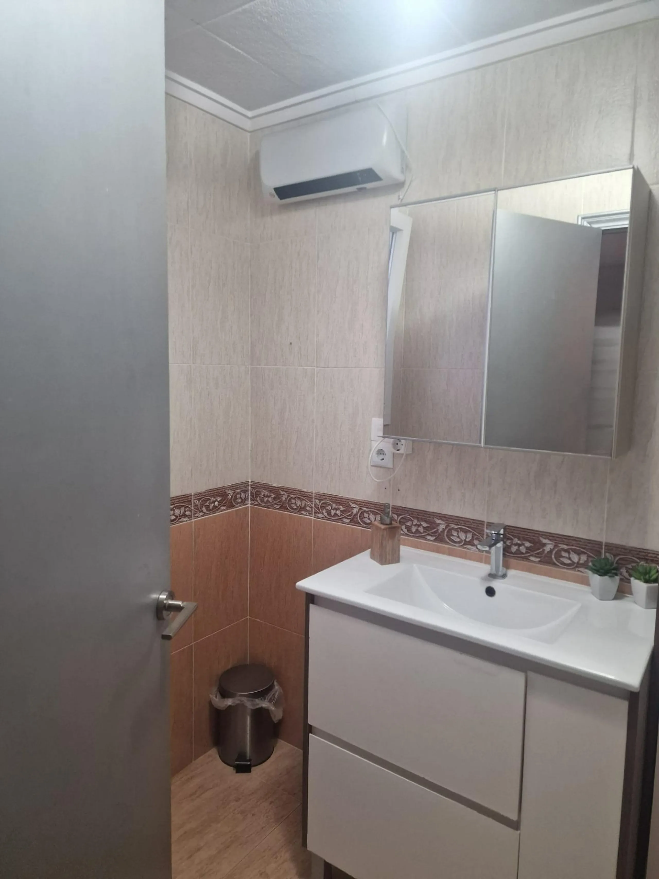 MODERN APARTMENT 3 BEDS BEACHFRONT 209,000€
