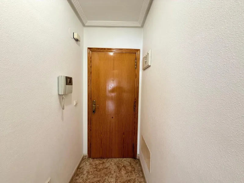 APARTMENT FRONTLINE WITH SEA VIEWS AND 100 METERS FROM THE BEACH. 2 BEDROOMS. 1 BATHROOM. WITH A SURFACE OF 63 M2.