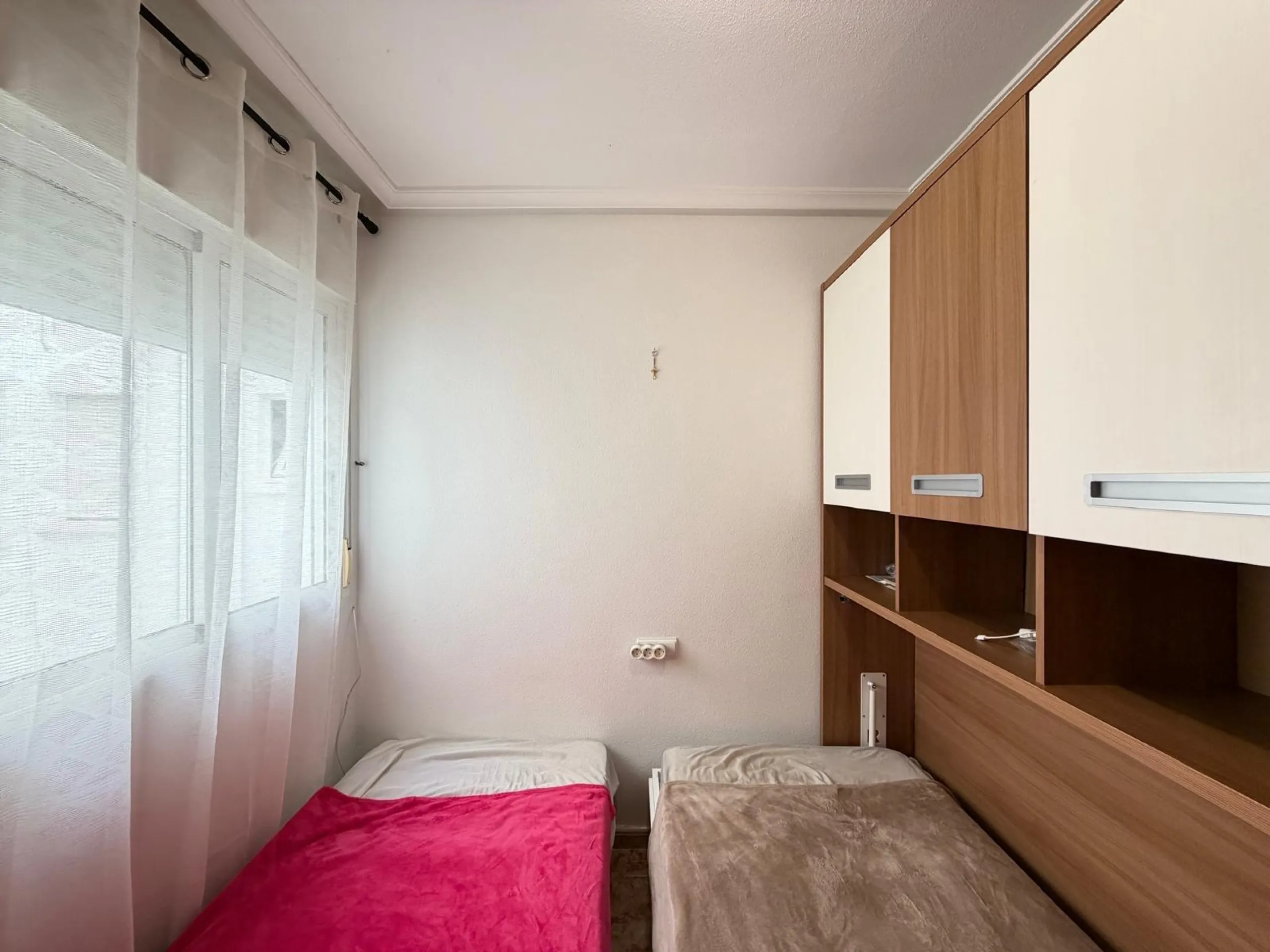 APARTMENT FRONTLINE WITH SEA VIEWS AND 100 METERS FROM THE BEACH. 2 BEDROOMS. 1 BATHROOM. WITH A SURFACE OF 63 M2.