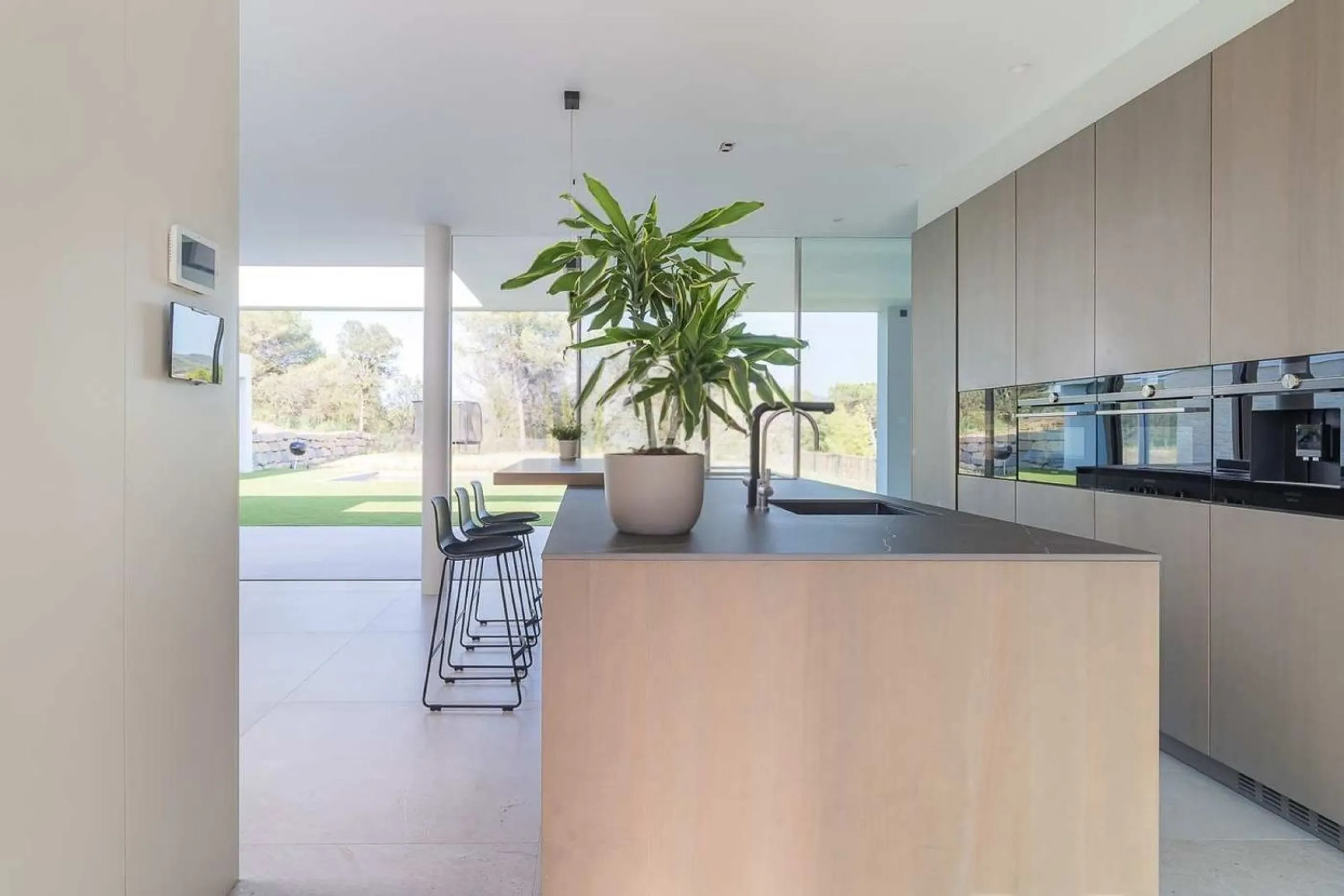 Contemporary Villa with Golf Course and Mountain Views in La Roca del Valles, Barcelona