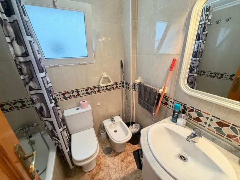 APARTMENT FRONTLINE WITH SEA VIEWS AND 100 METERS FROM THE BEACH. 2 BEDROOMS. 1 BATHROOM. WITH A SURFACE OF 63 M2.