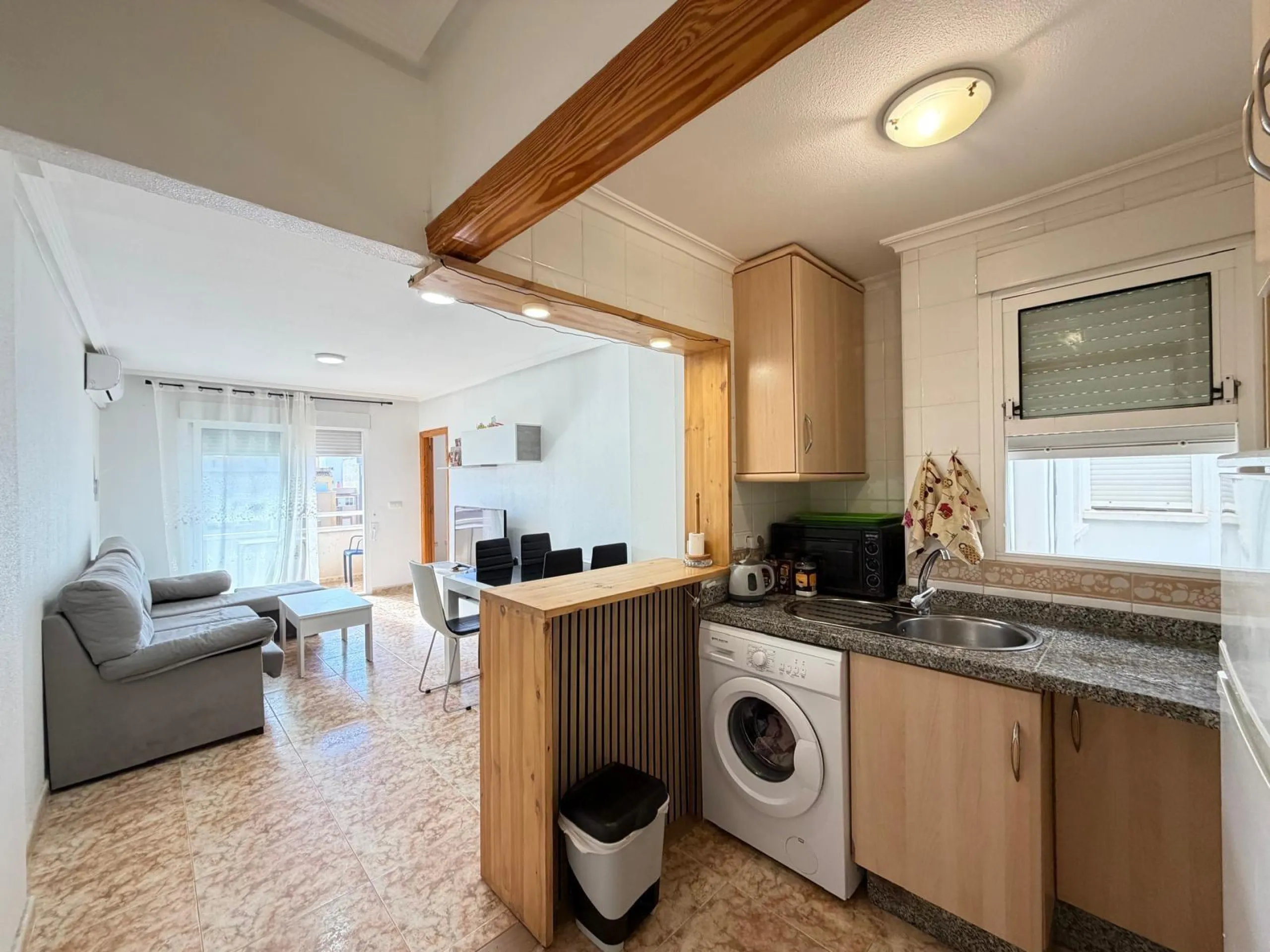 APARTMENT FRONTLINE WITH SEA VIEWS AND 100 METERS FROM THE BEACH. 2 BEDROOMS. 1 BATHROOM. WITH A SURFACE OF 63 M2.