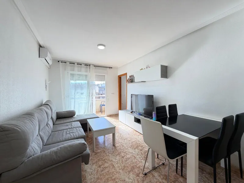 APARTMENT FRONTLINE WITH SEA VIEWS AND 100 METERS FROM THE BEACH. 2 BEDROOMS. 1 BATHROOM. WITH A SURFACE OF 63 M2.
