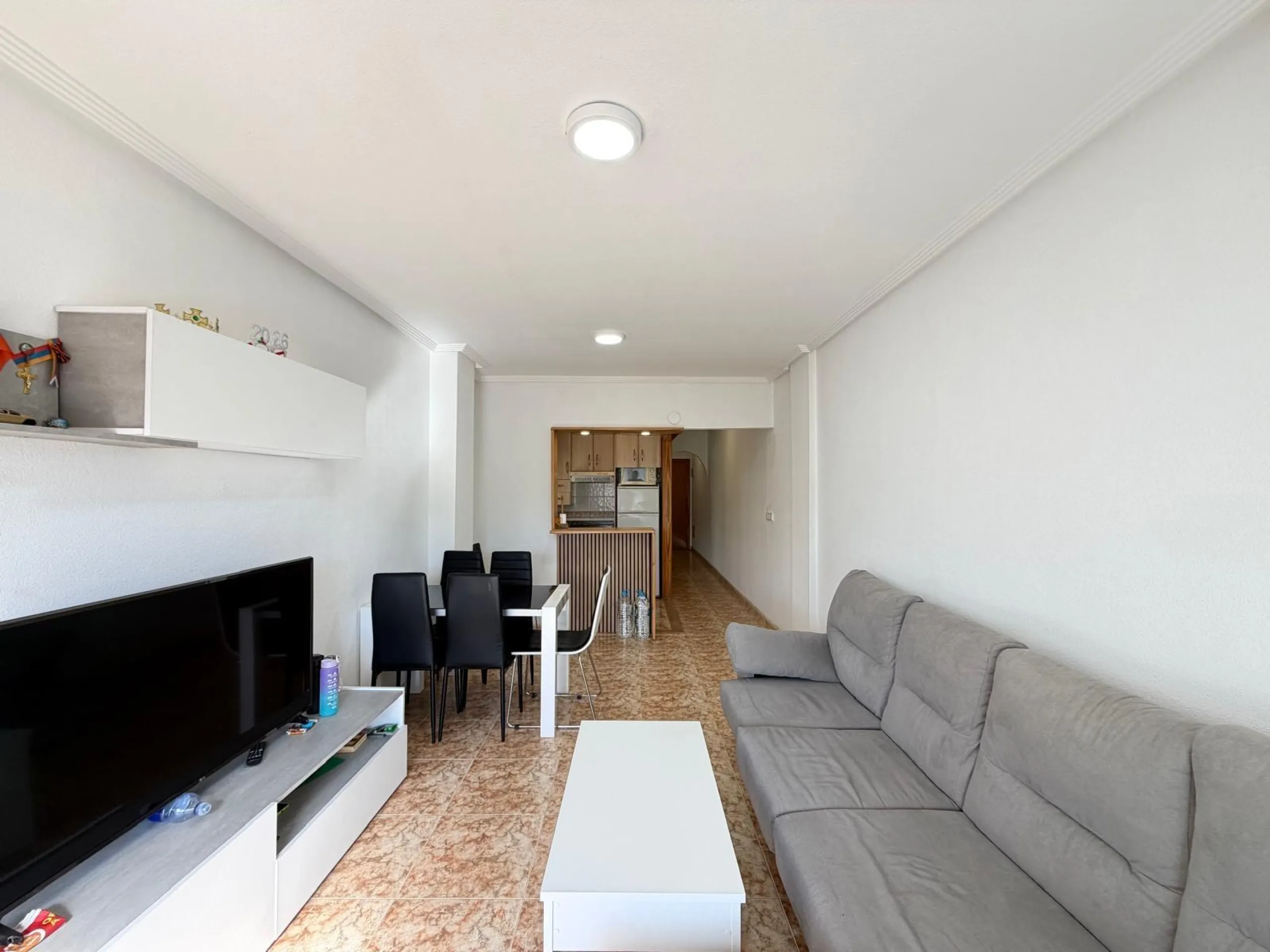 APARTMENT FRONTLINE WITH SEA VIEWS AND 100 METERS FROM THE BEACH. 2 BEDROOMS. 1 BATHROOM. WITH A SURFACE OF 63 M2.