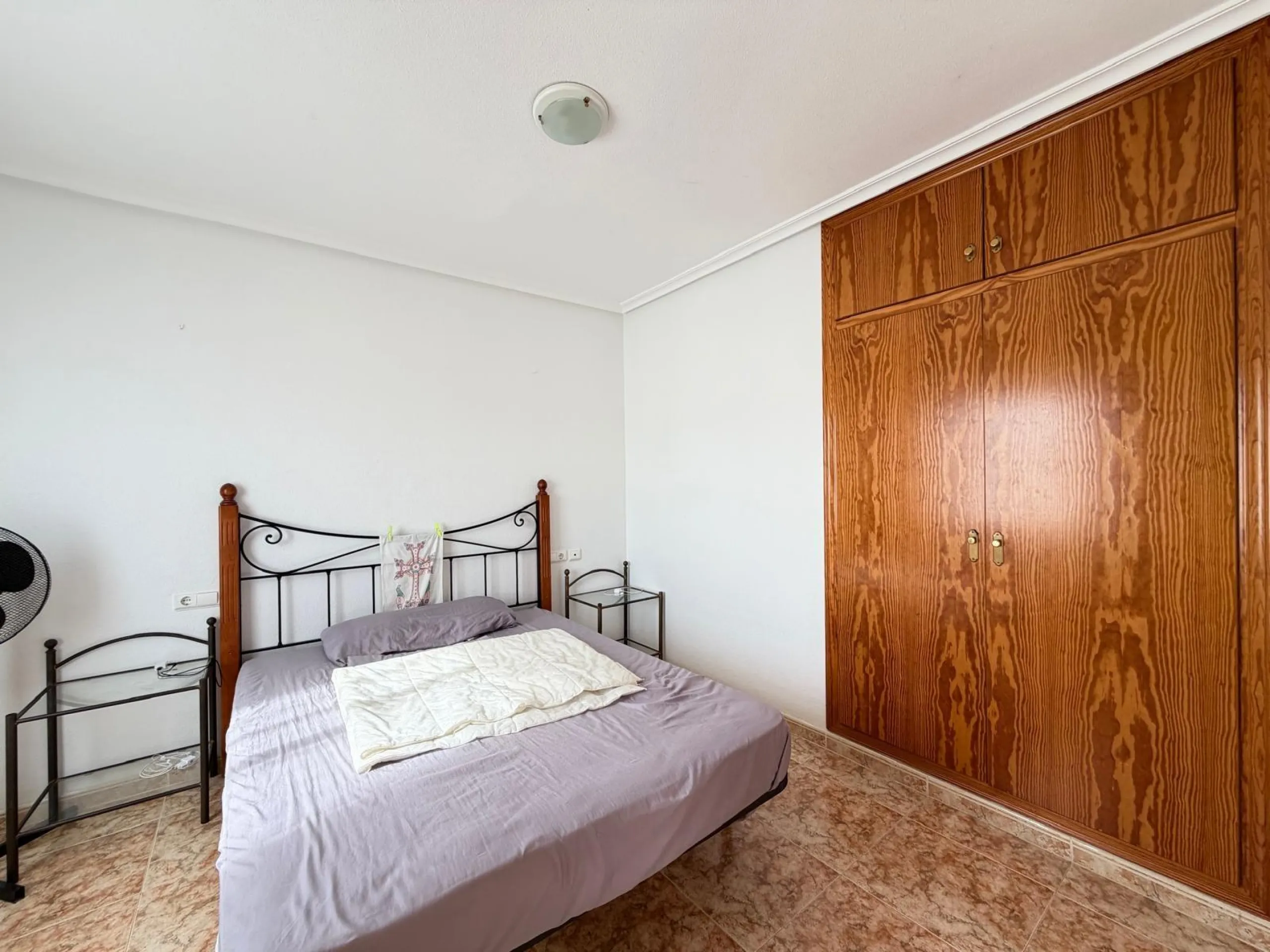 APARTMENT FRONTLINE WITH SEA VIEWS AND 100 METERS FROM THE BEACH. 2 BEDROOMS. 1 BATHROOM. WITH A SURFACE OF 63 M2.