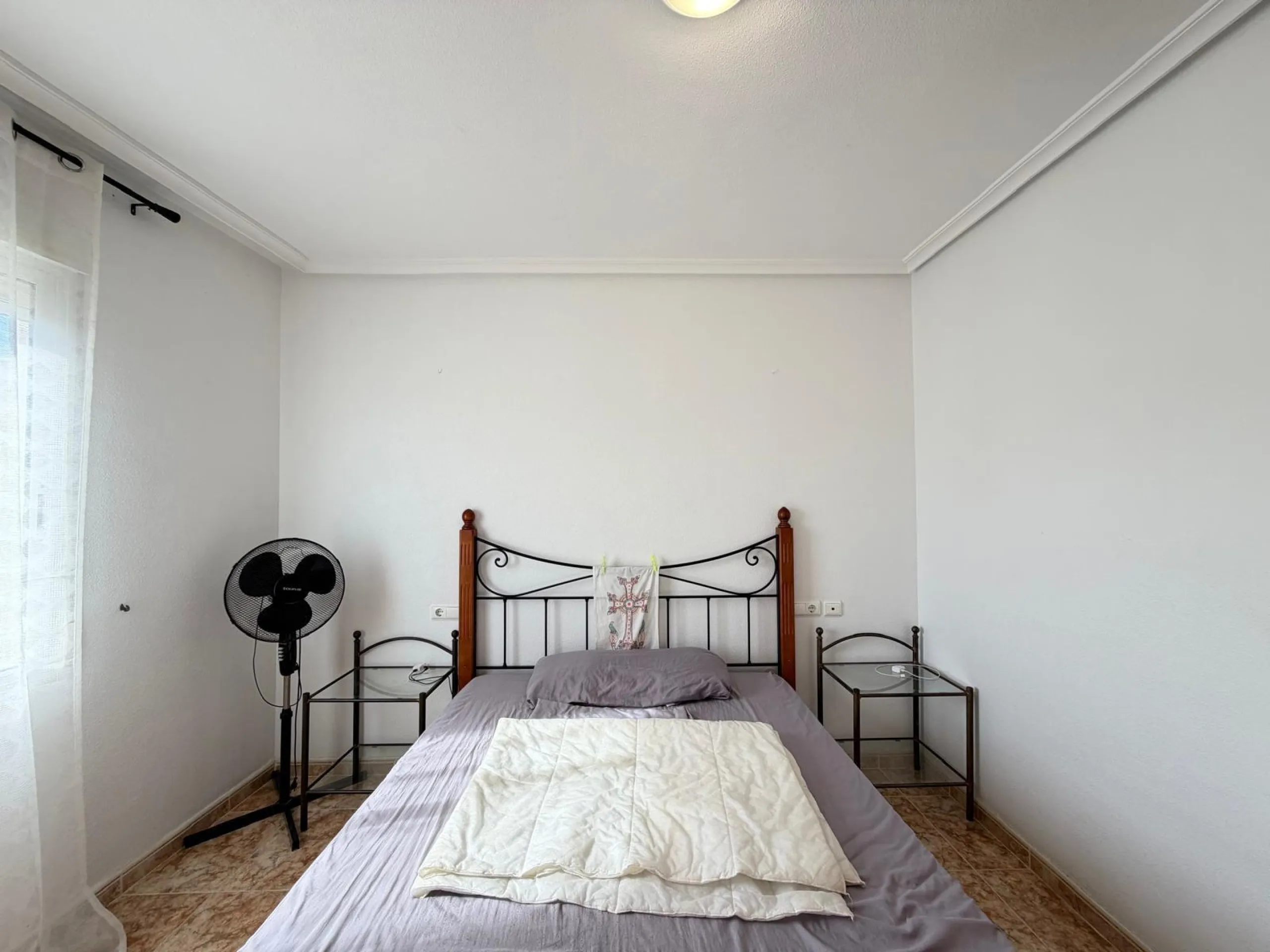 APARTMENT FRONTLINE WITH SEA VIEWS AND 100 METERS FROM THE BEACH. 2 BEDROOMS. 1 BATHROOM. WITH A SURFACE OF 63 M2.