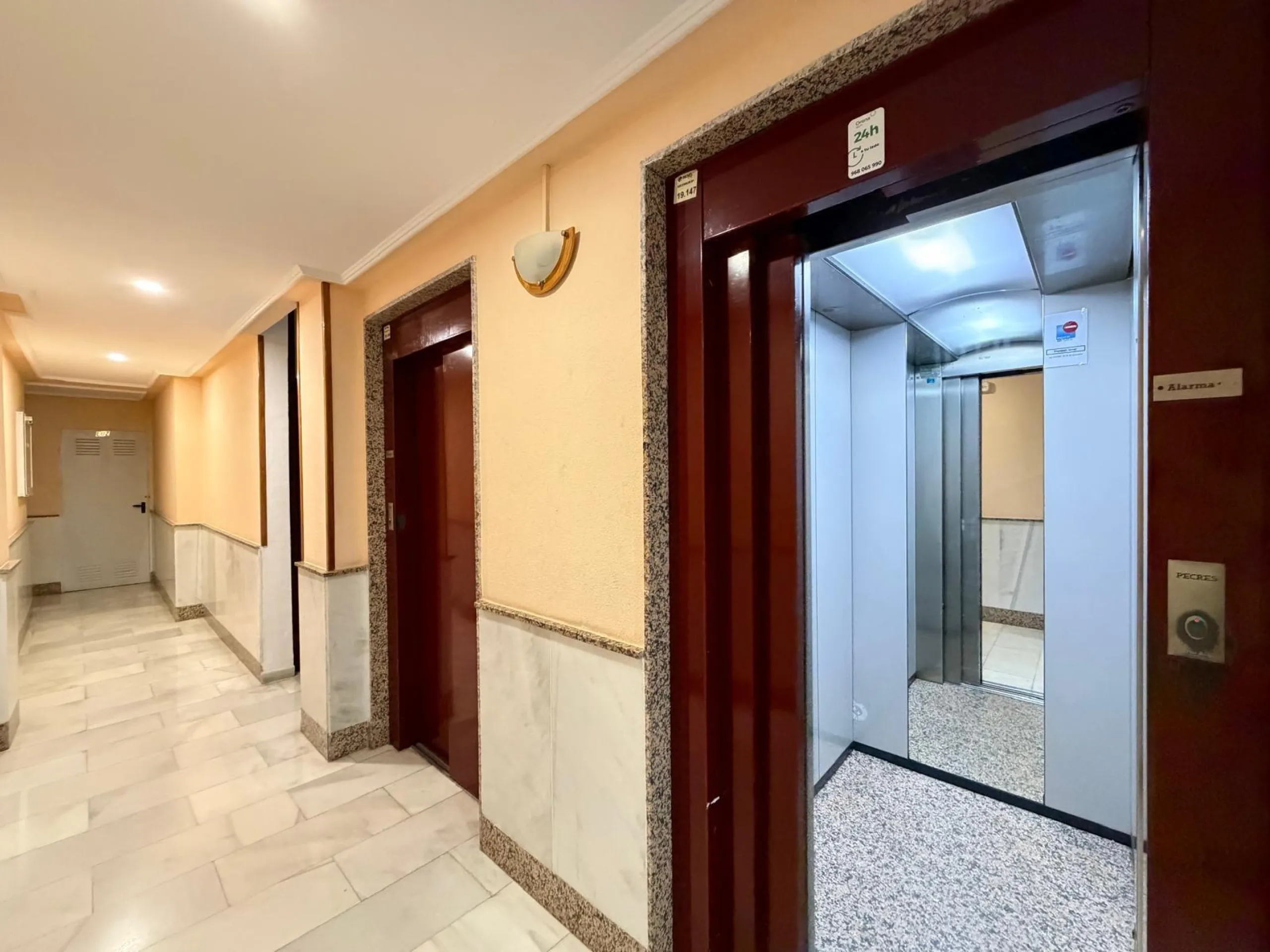 APARTMENT FRONTLINE WITH SEA VIEWS AND 100 METERS FROM THE BEACH. 2 BEDROOMS. 1 BATHROOM. WITH A SURFACE OF 63 M2.