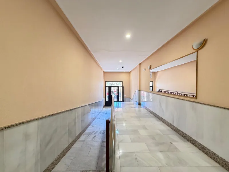 APARTMENT FRONTLINE WITH SEA VIEWS AND 100 METERS FROM THE BEACH. 2 BEDROOMS. 1 BATHROOM. WITH A SURFACE OF 63 M2.