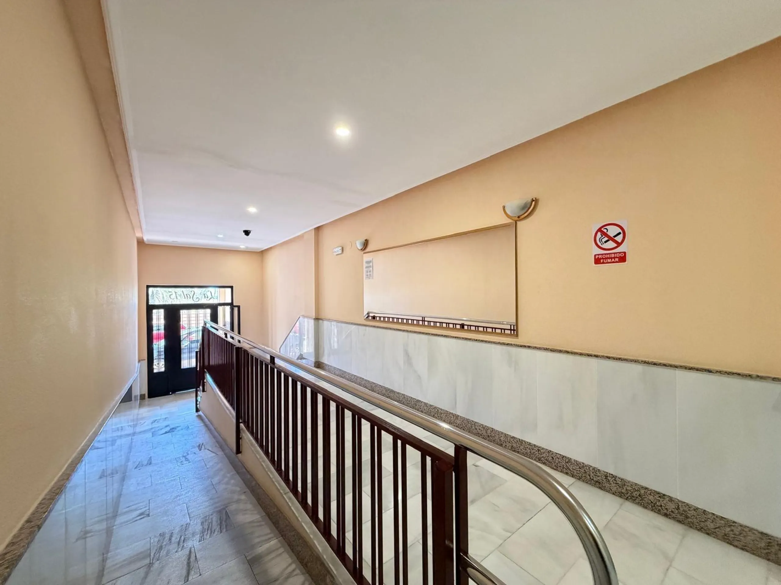 APARTMENT FRONTLINE WITH SEA VIEWS AND 100 METERS FROM THE BEACH. 2 BEDROOMS. 1 BATHROOM. WITH A SURFACE OF 63 M2.