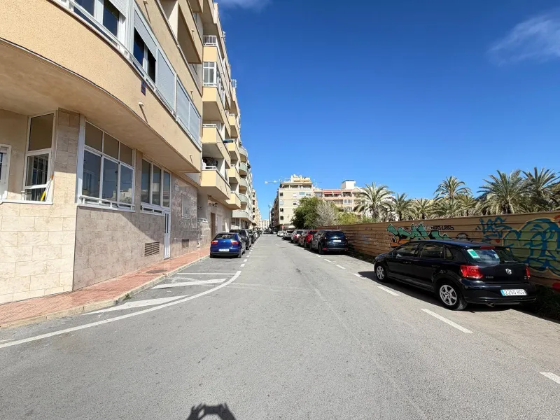 APARTMENT FRONTLINE WITH SEA VIEWS AND 100 METERS FROM THE BEACH. 2 BEDROOMS. 1 BATHROOM. WITH A SURFACE OF 63 M2.