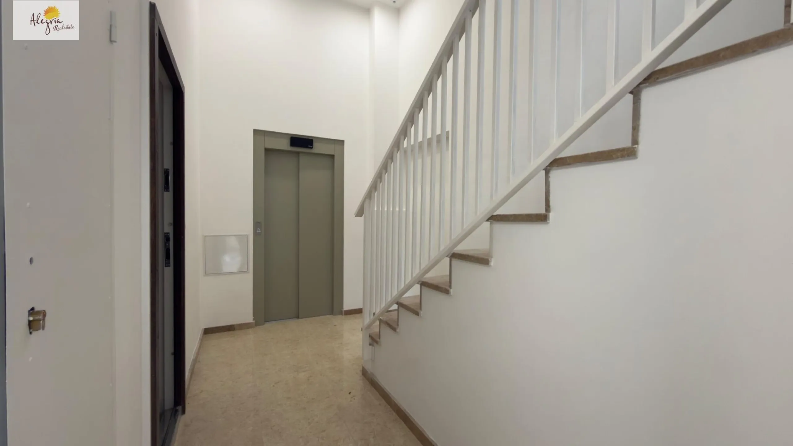 Income-Generating Residential Building for Sale in Alicante – Altozano