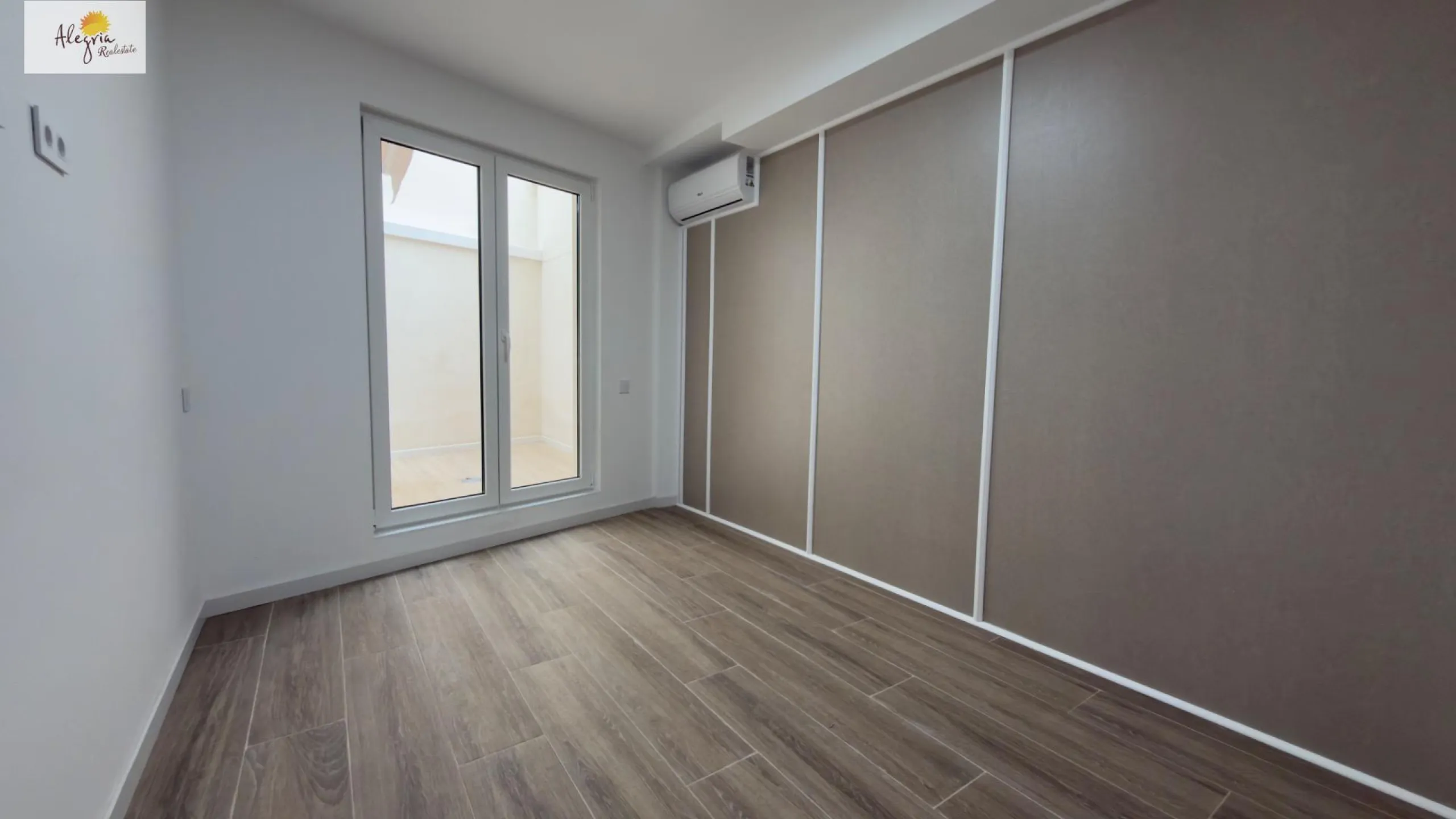 Income-Generating Residential Building for Sale in Alicante – Altozano