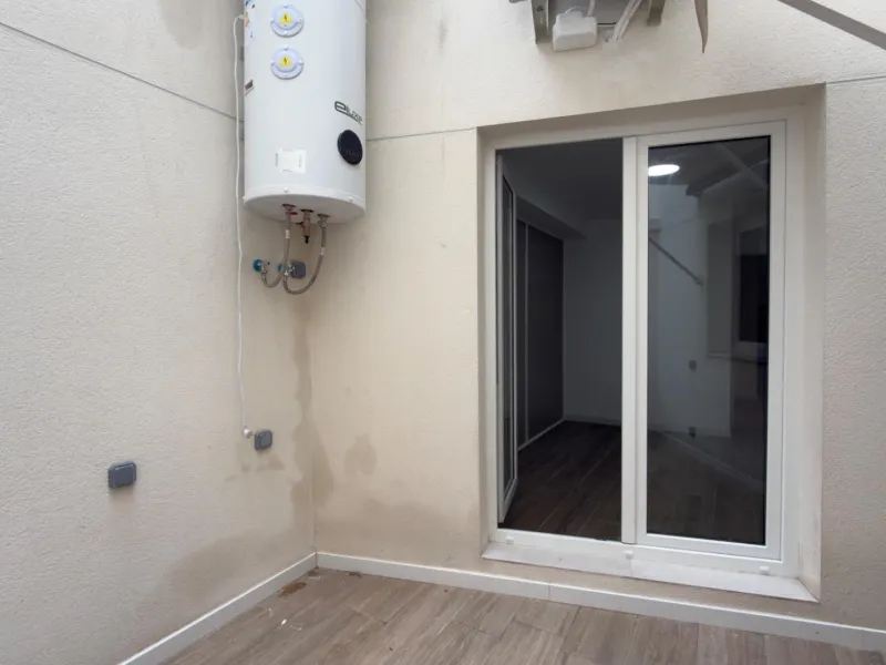 Income-Generating Residential Building for Sale in Alicante – Altozano