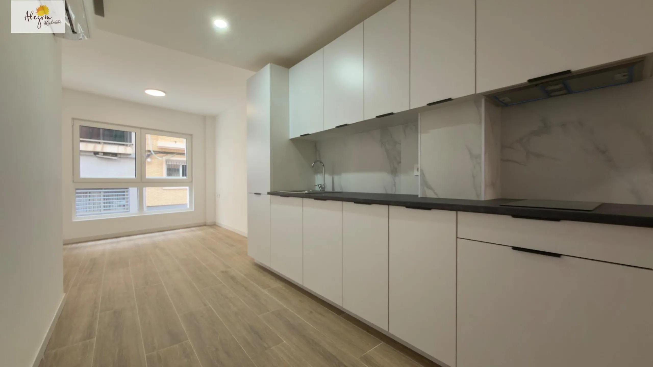 Income-Generating Residential Building for Sale in Alicante – Altozano