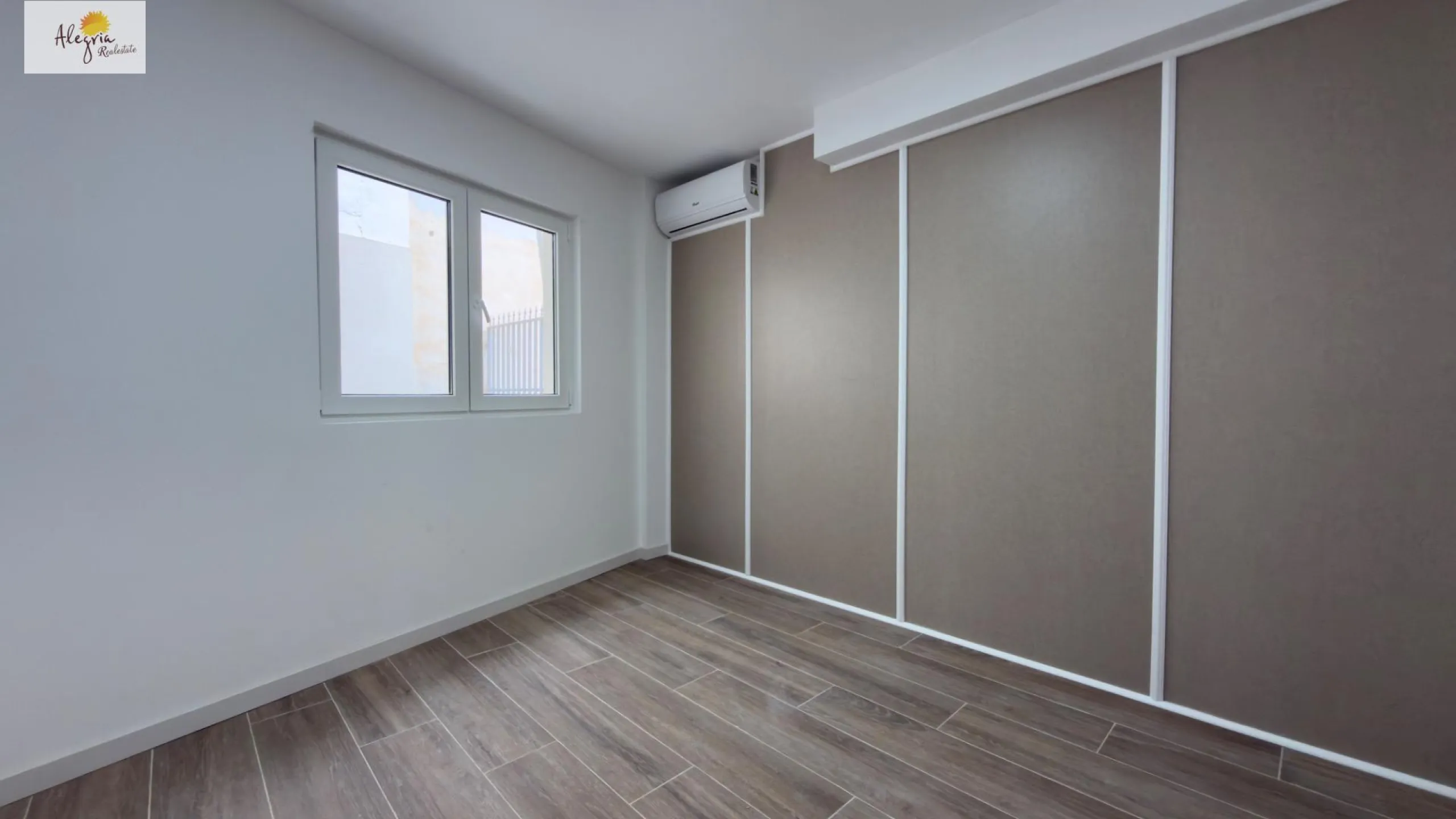Income-Generating Residential Building for Sale in Alicante – Altozano
