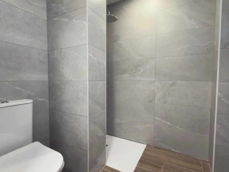 Income-Generating Residential Building for Sale in Alicante – Altozano