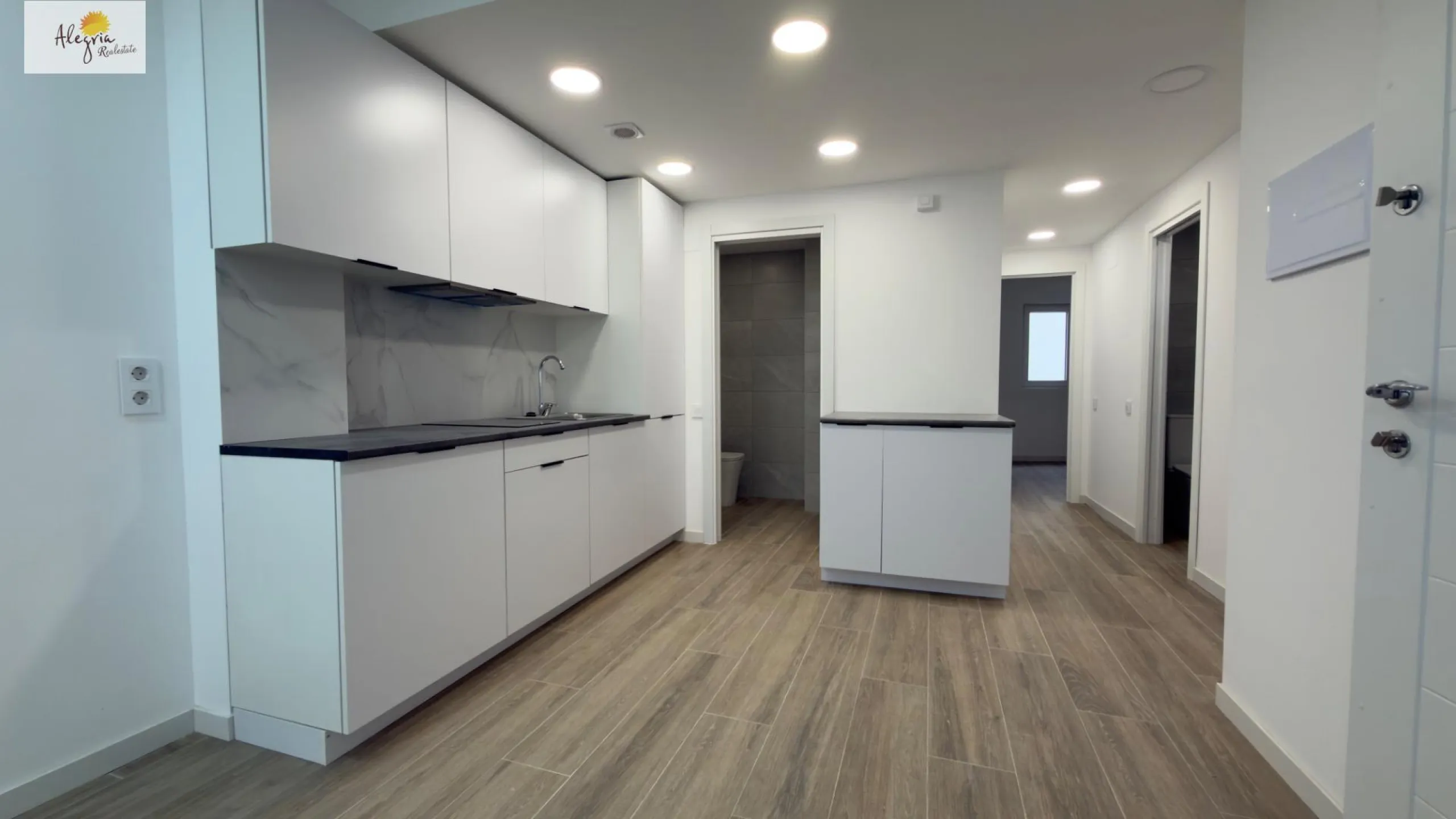Income-Generating Residential Building for Sale in Alicante – Altozano