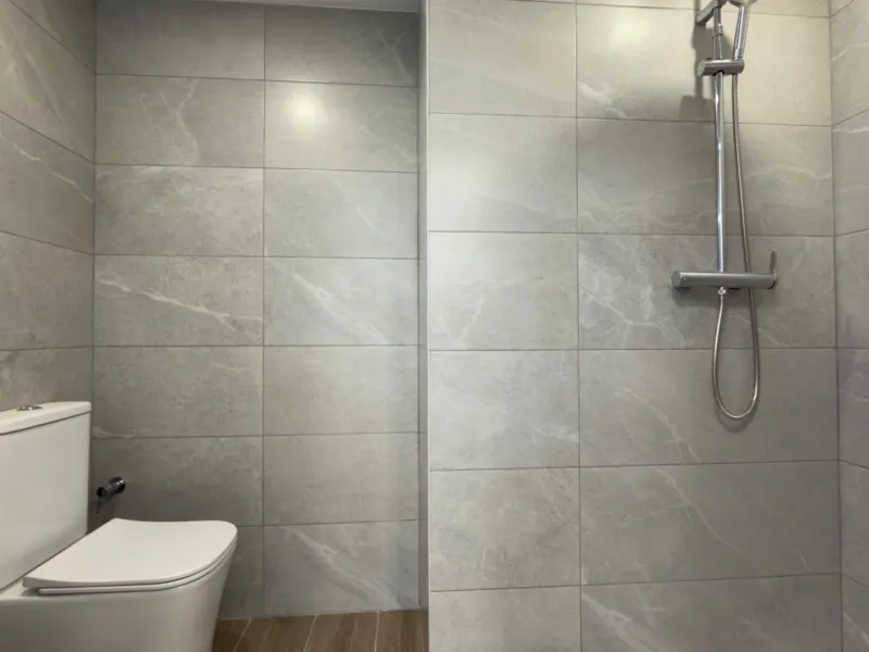 Income-Generating Residential Building for Sale in Alicante – Altozano