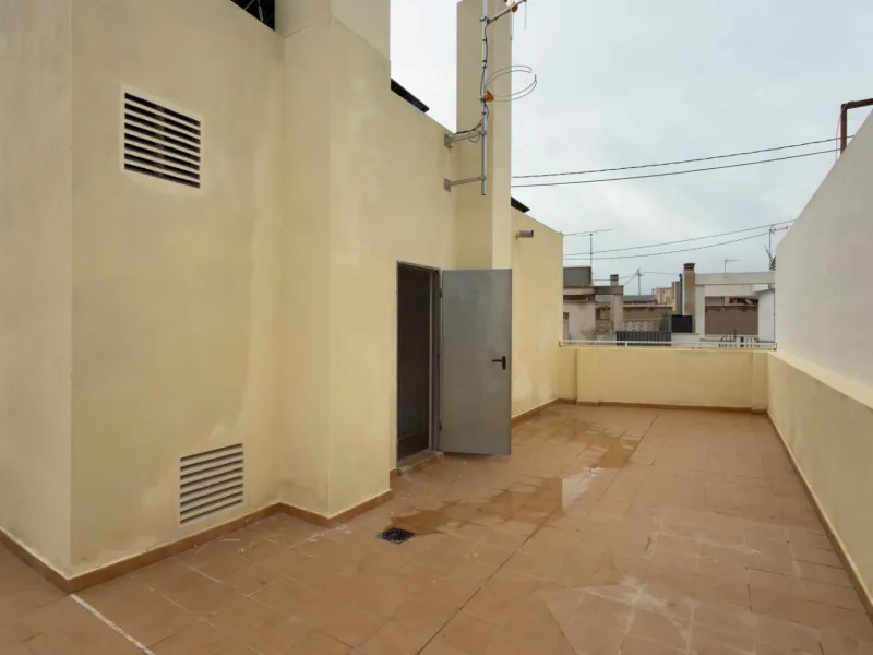 Income-Generating Residential Building for Sale in Alicante – Altozano