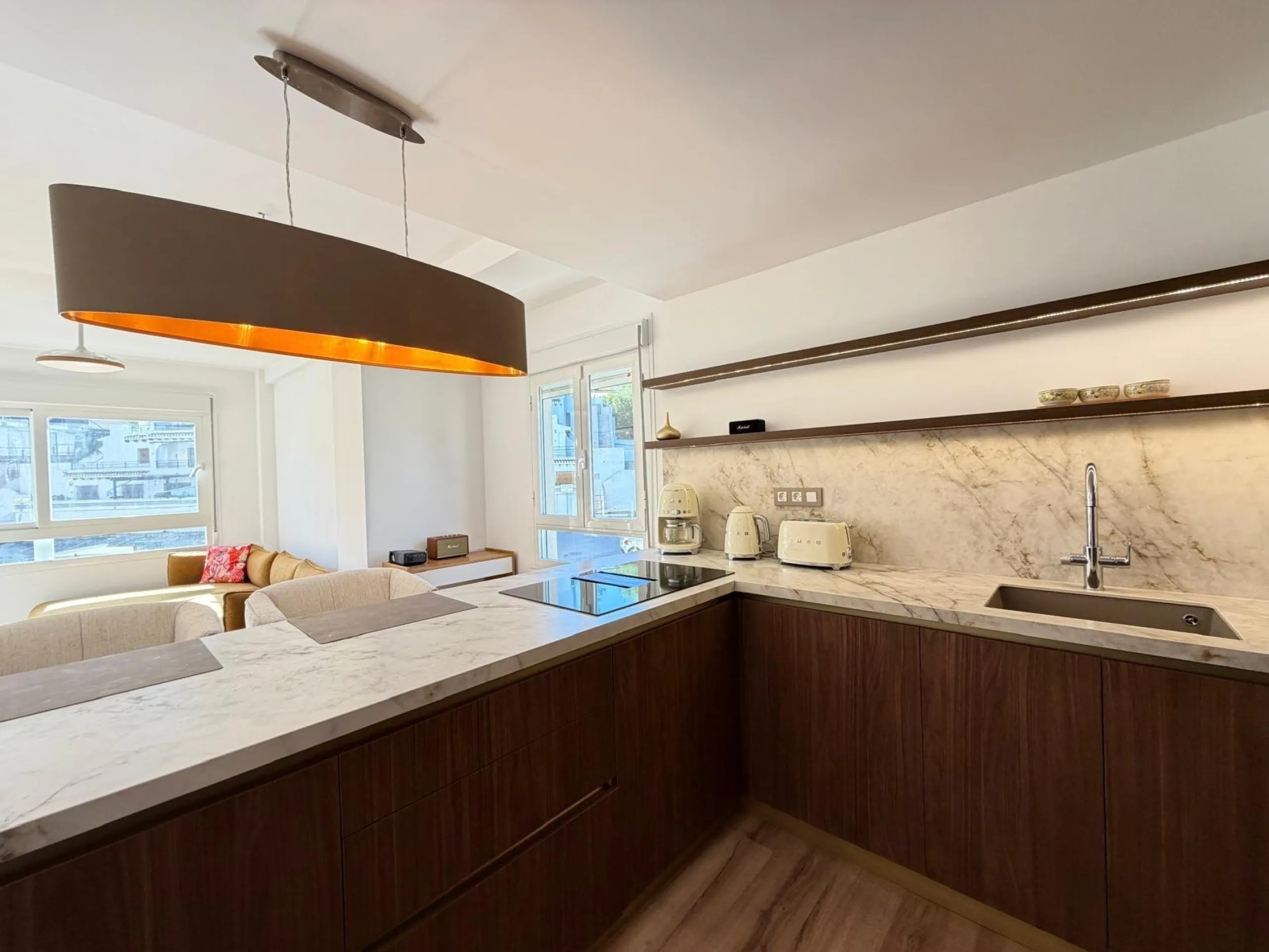 TOTALMENTE REFORMADO APARTAMENTO EN CAMPOAMOR CON PLAZA DE GARAJE DOBLE+MOTO. 99 M2. 2 DORM. 2 BAÑOS. PISCINA+PISTA DE TENIS.