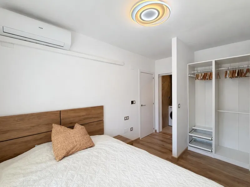 TOTALMENTE REFORMADO APARTAMENTO EN CAMPOAMOR CON PLAZA DE GARAJE DOBLE+MOTO. 99 M2. 2 DORM. 2 BAÑOS. PISCINA+PISTA DE TENIS.