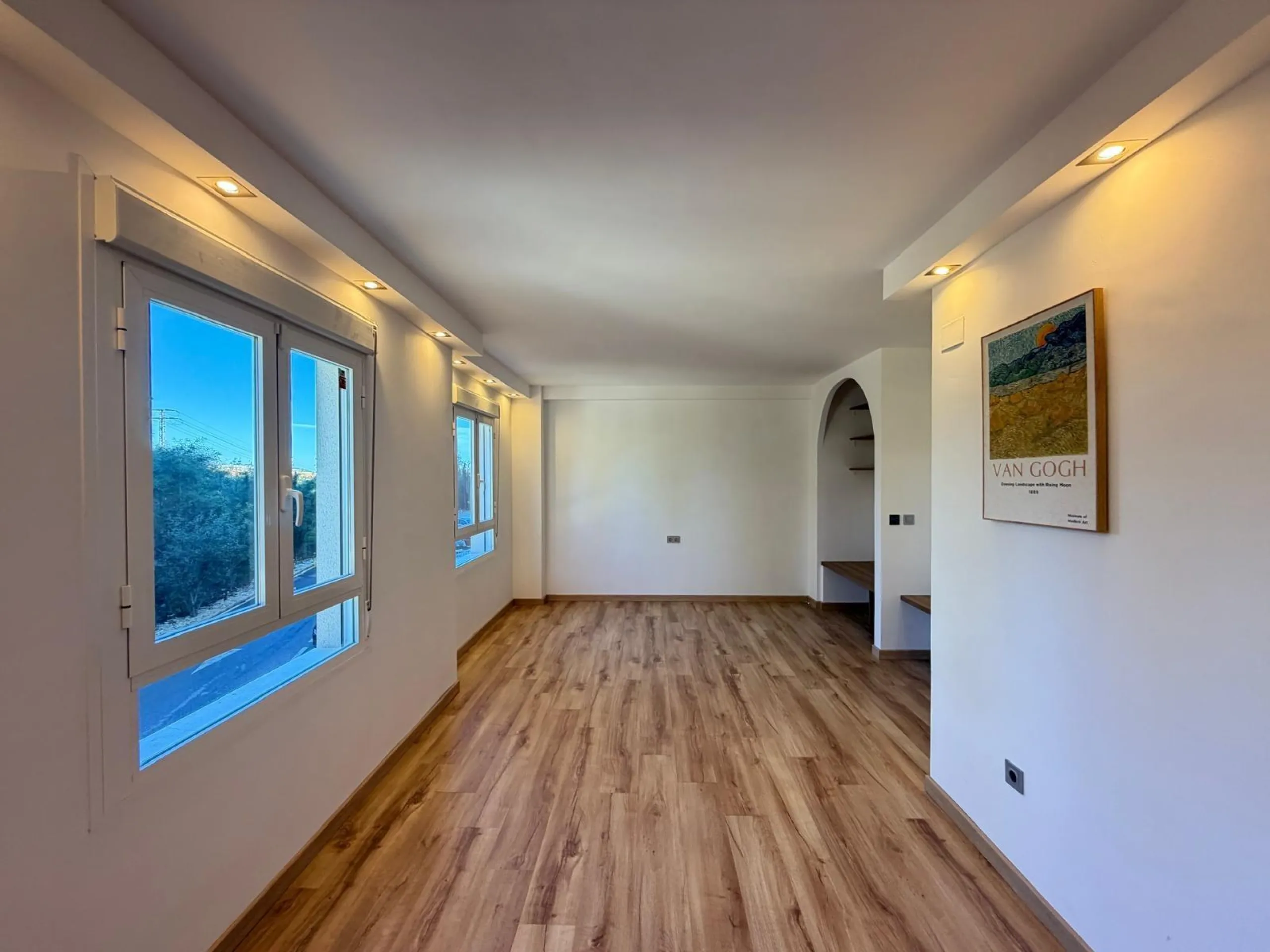 TOTALMENTE REFORMADO APARTAMENTO EN CAMPOAMOR CON PLAZA DE GARAJE DOBLE+MOTO. 99 M2. 2 DORM. 2 BAÑOS. PISCINA+PISTA DE TENIS.
