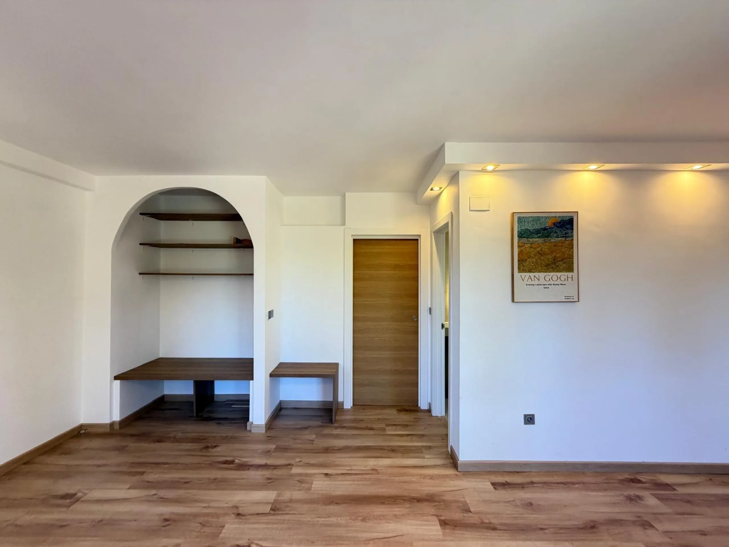 TOTALMENTE REFORMADO APARTAMENTO EN CAMPOAMOR CON PLAZA DE GARAJE DOBLE+MOTO. 99 M2. 2 DORM. 2 BAÑOS. PISCINA+PISTA DE TENIS.