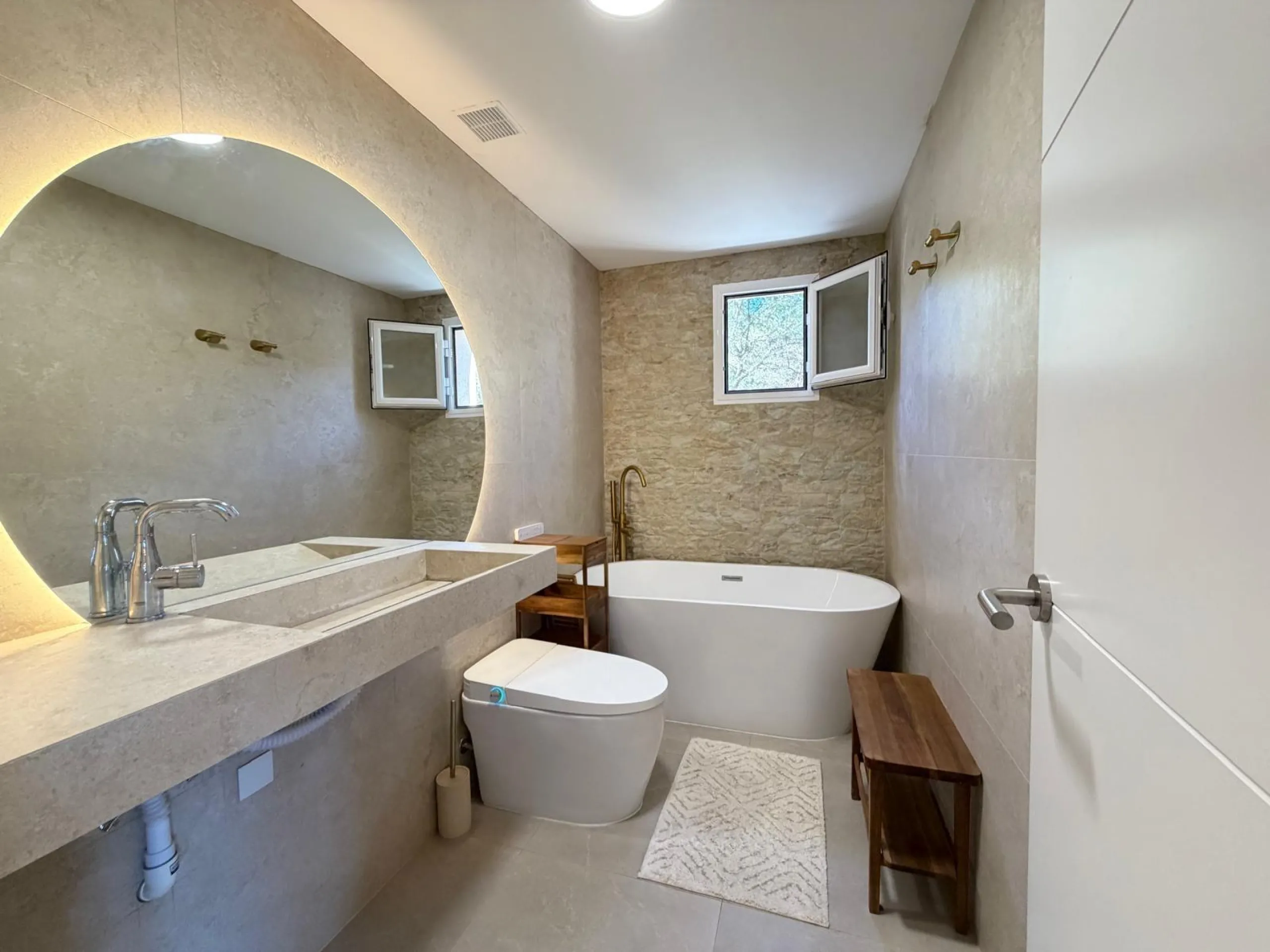 TOTALMENTE REFORMADO APARTAMENTO EN CAMPOAMOR CON PLAZA DE GARAJE DOBLE+MOTO. 99 M2. 2 DORM. 2 BAÑOS. PISCINA+PISTA DE TENIS.