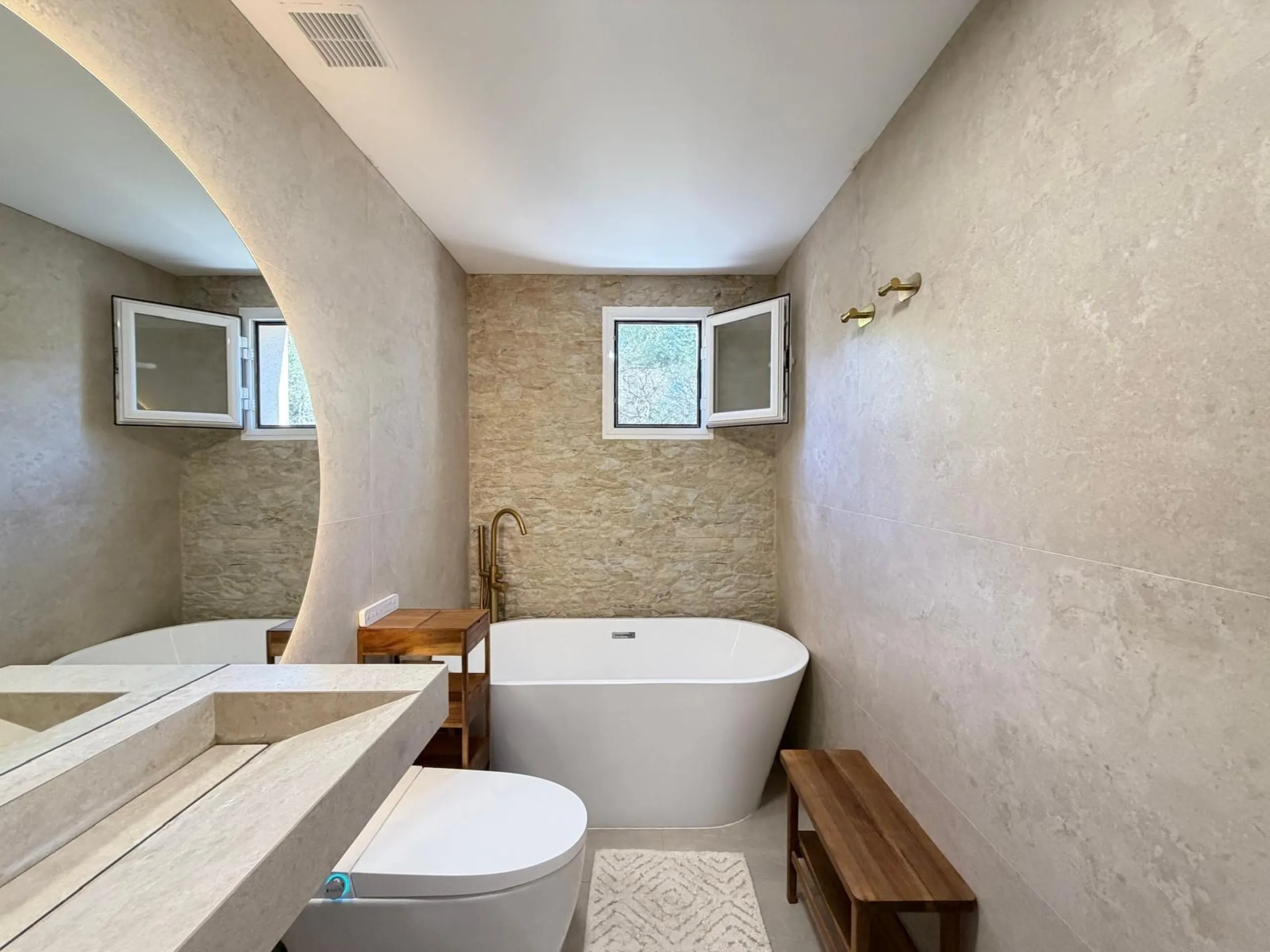 TOTALMENTE REFORMADO APARTAMENTO EN CAMPOAMOR CON PLAZA DE GARAJE DOBLE+MOTO. 99 M2. 2 DORM. 2 BAÑOS. PISCINA+PISTA DE TENIS.