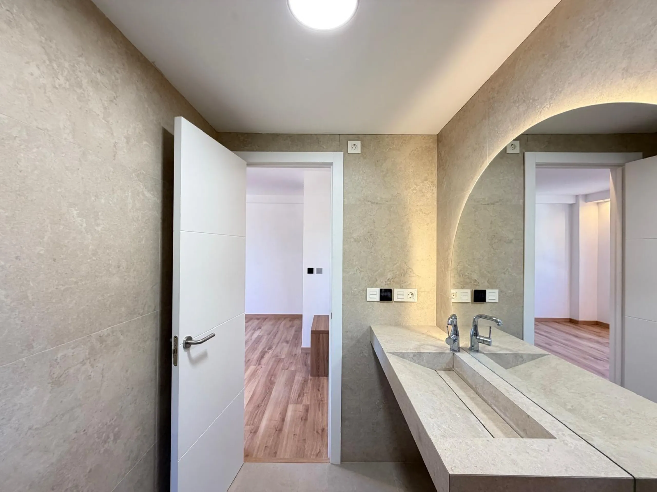 TOTALMENTE REFORMADO APARTAMENTO EN CAMPOAMOR CON PLAZA DE GARAJE DOBLE+MOTO. 99 M2. 2 DORM. 2 BAÑOS. PISCINA+PISTA DE TENIS.