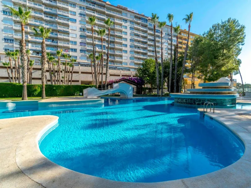 TOTALMENTE REFORMADO APARTAMENTO EN CAMPOAMOR CON PLAZA DE GARAJE DOBLE+MOTO. 99 M2. 2 DORM. 2 BAÑOS. PISCINA+PISTA DE TENIS.