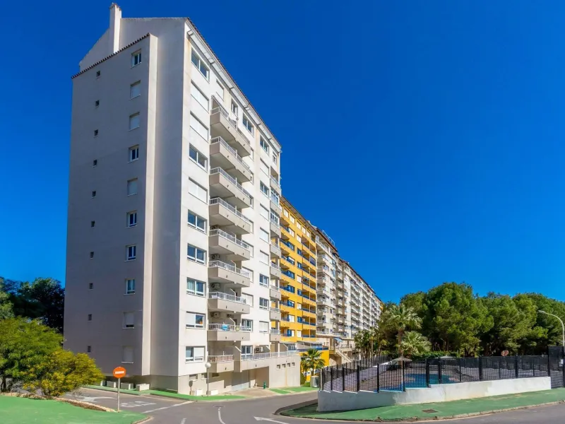 TOTALMENTE REFORMADO APARTAMENTO EN CAMPOAMOR CON PLAZA DE GARAJE DOBLE+MOTO. 99 M2. 2 DORM. 2 BAÑOS. PISCINA+PISTA DE TENIS.