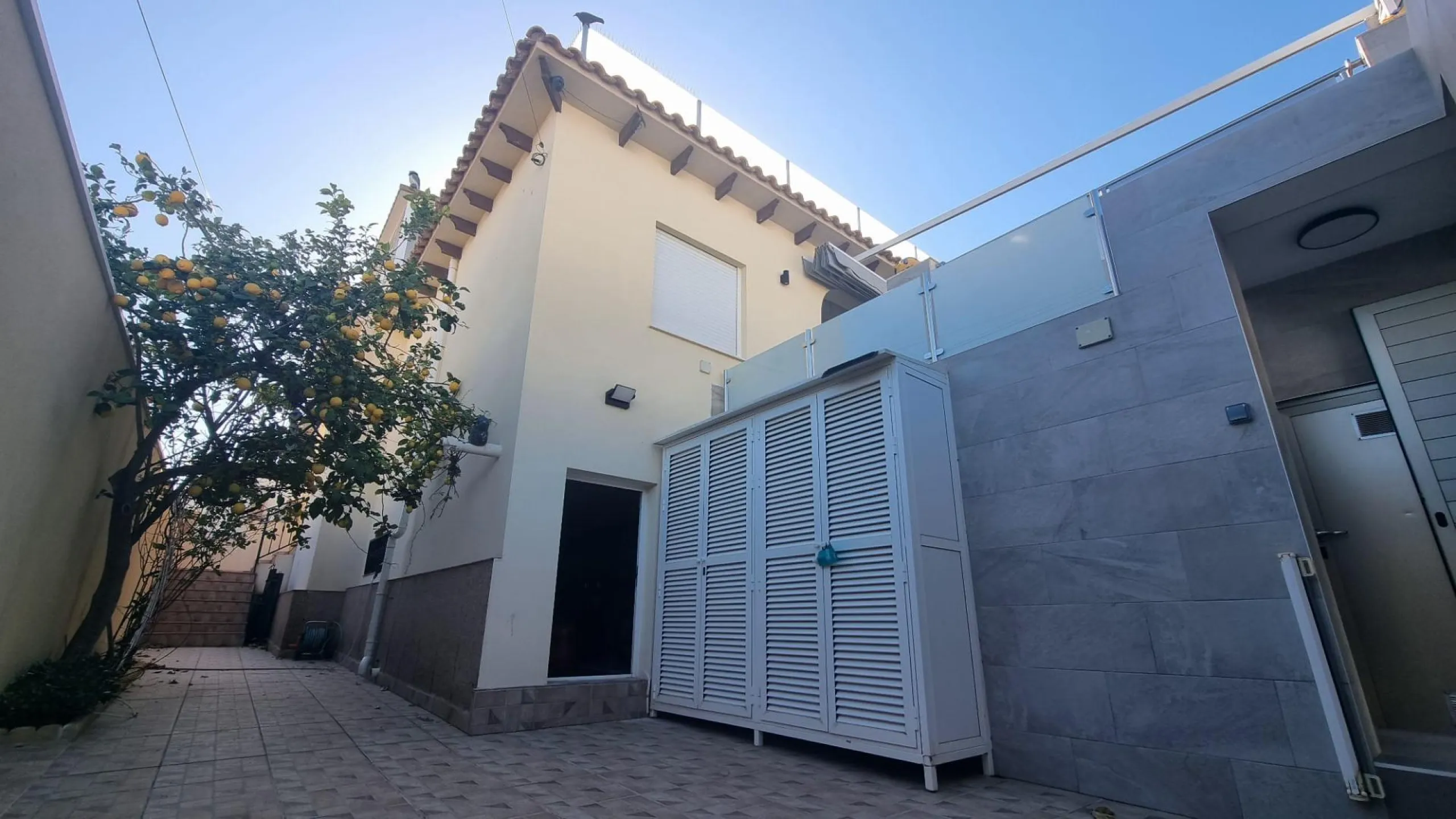Fully renovated villa with private pool and solar panels!