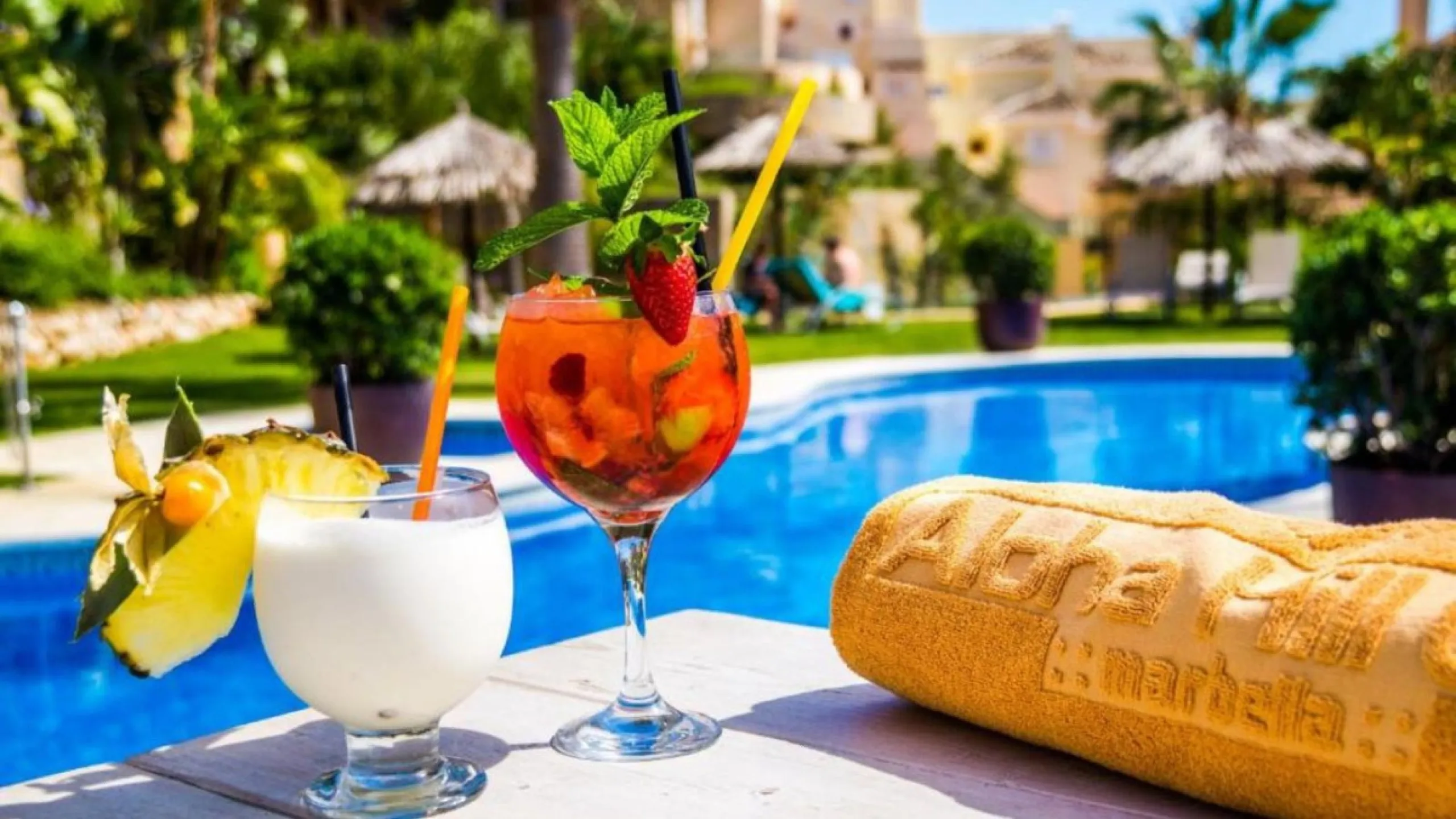 Exklusive renovierte Wohnung mit zwei Schlafzimmern in einer renommierten Hotelanlage in Nueva Andalucía, Marbella